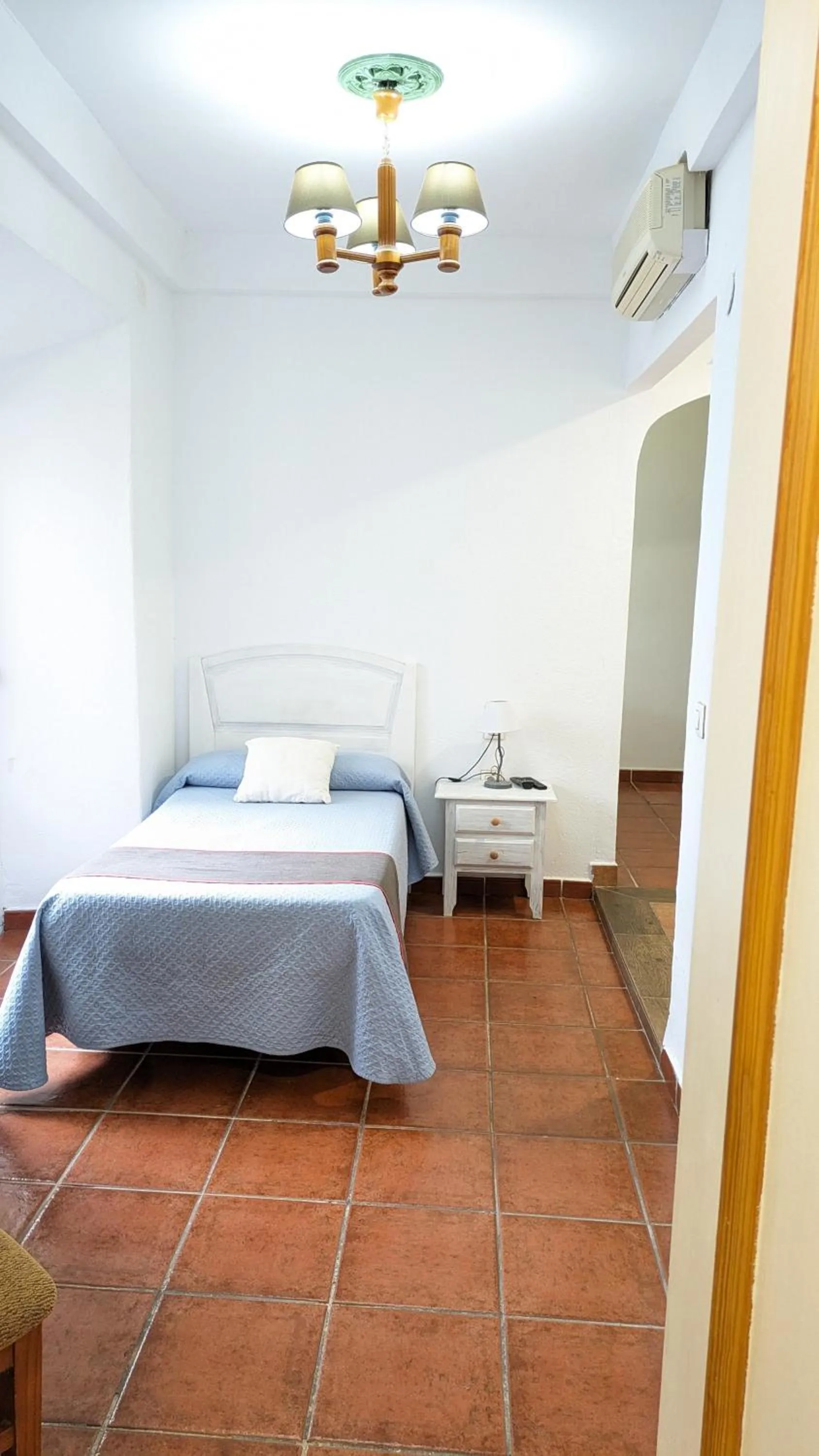 Bed in Hotel Las Palmeras by Vivere Stays