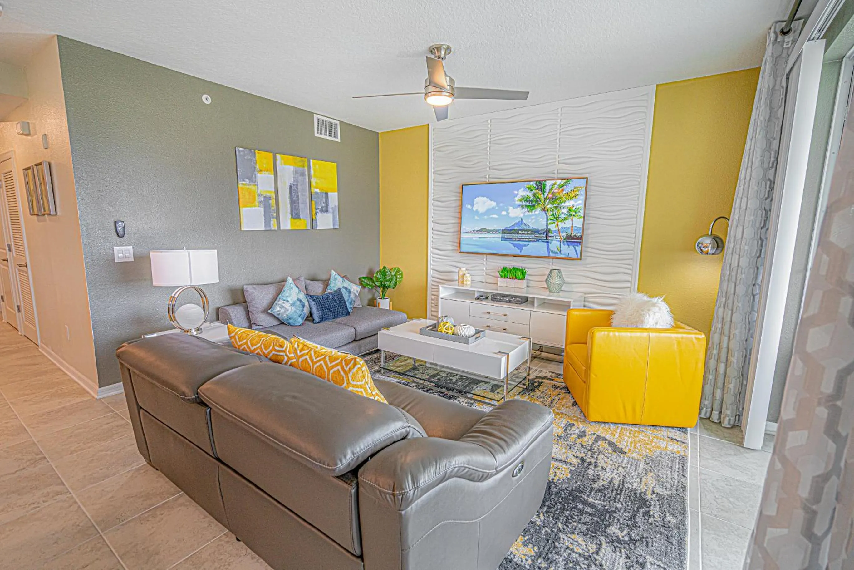 Living room in Only 5 Miles from Disney! Free Water Park! 2 Bed, 2 Bath Condo, Sleeps 8
