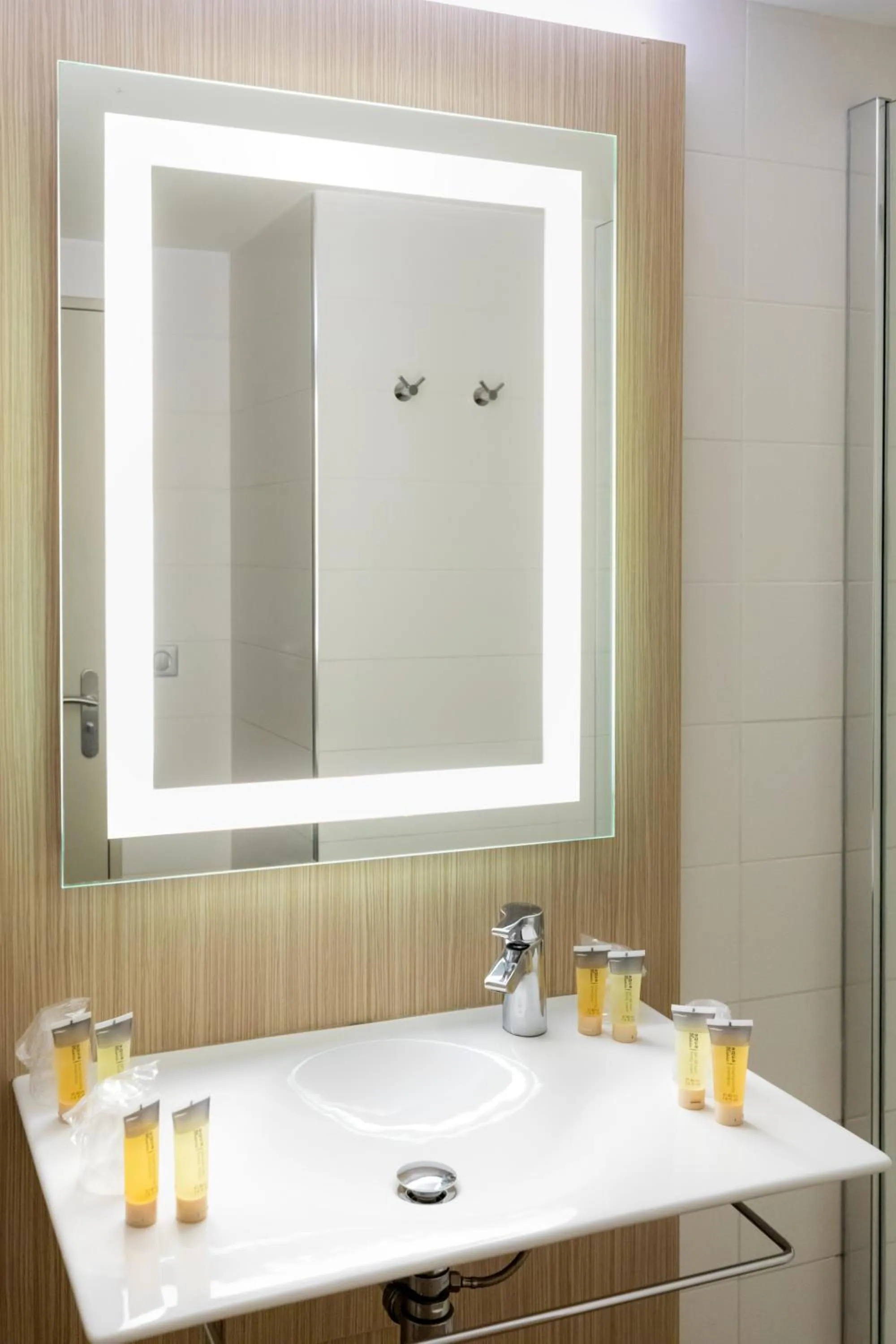 Bathroom in SOWELL HÔTELS du Golfe de Saint-Tropez