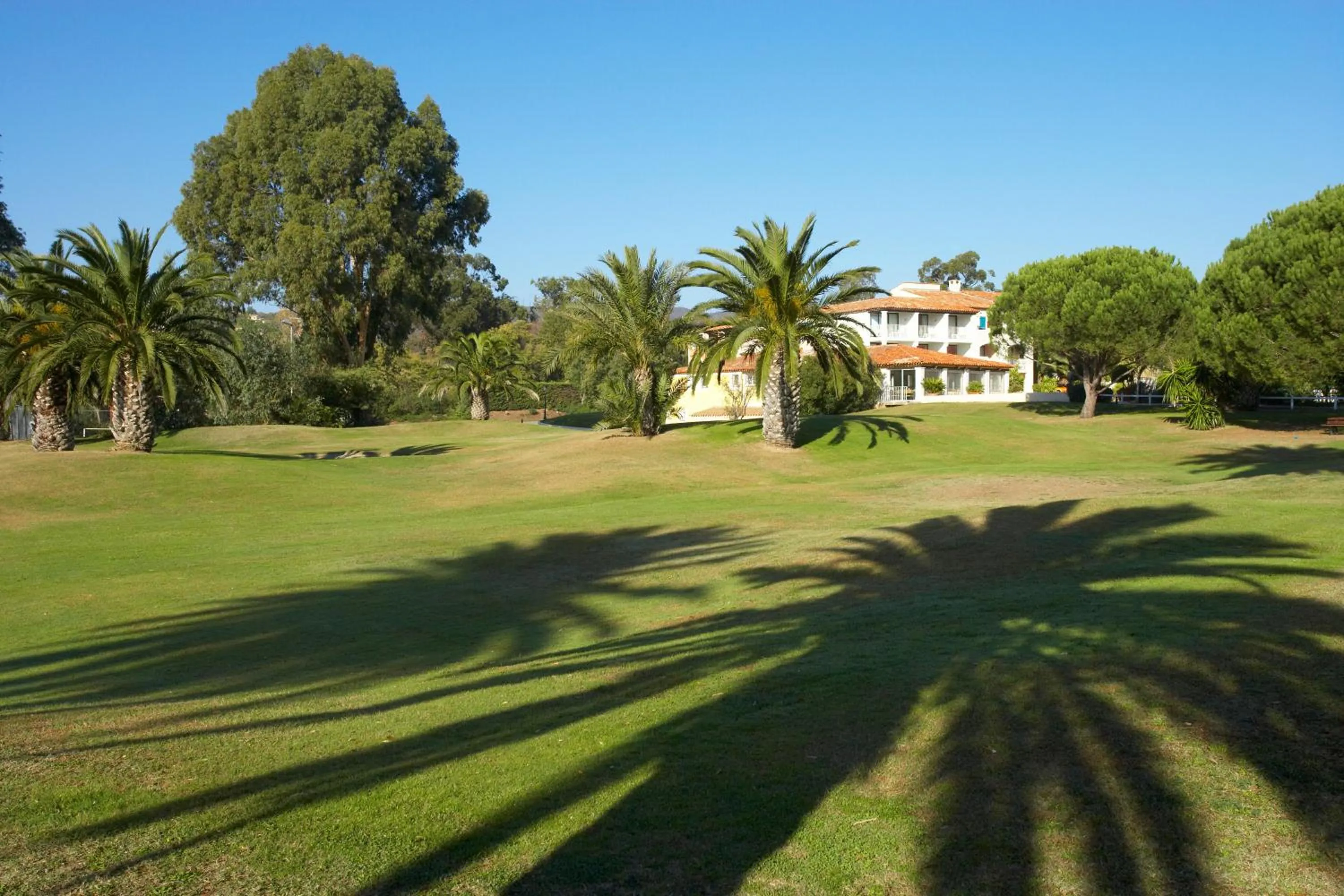 Facade/entrance in SOWELL HÔTELS du Golfe de Saint-Tropez