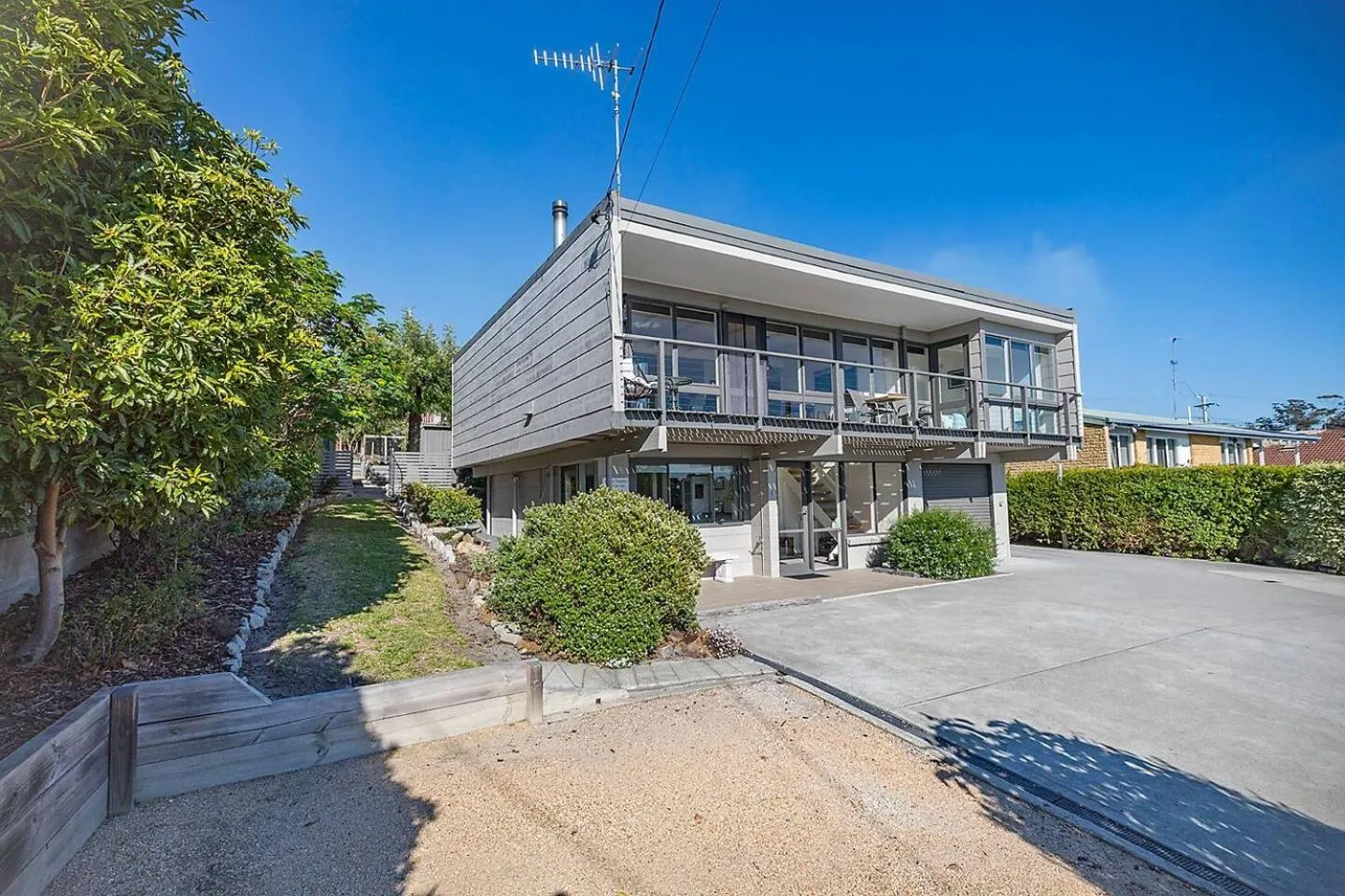 Mimosa Holiday House