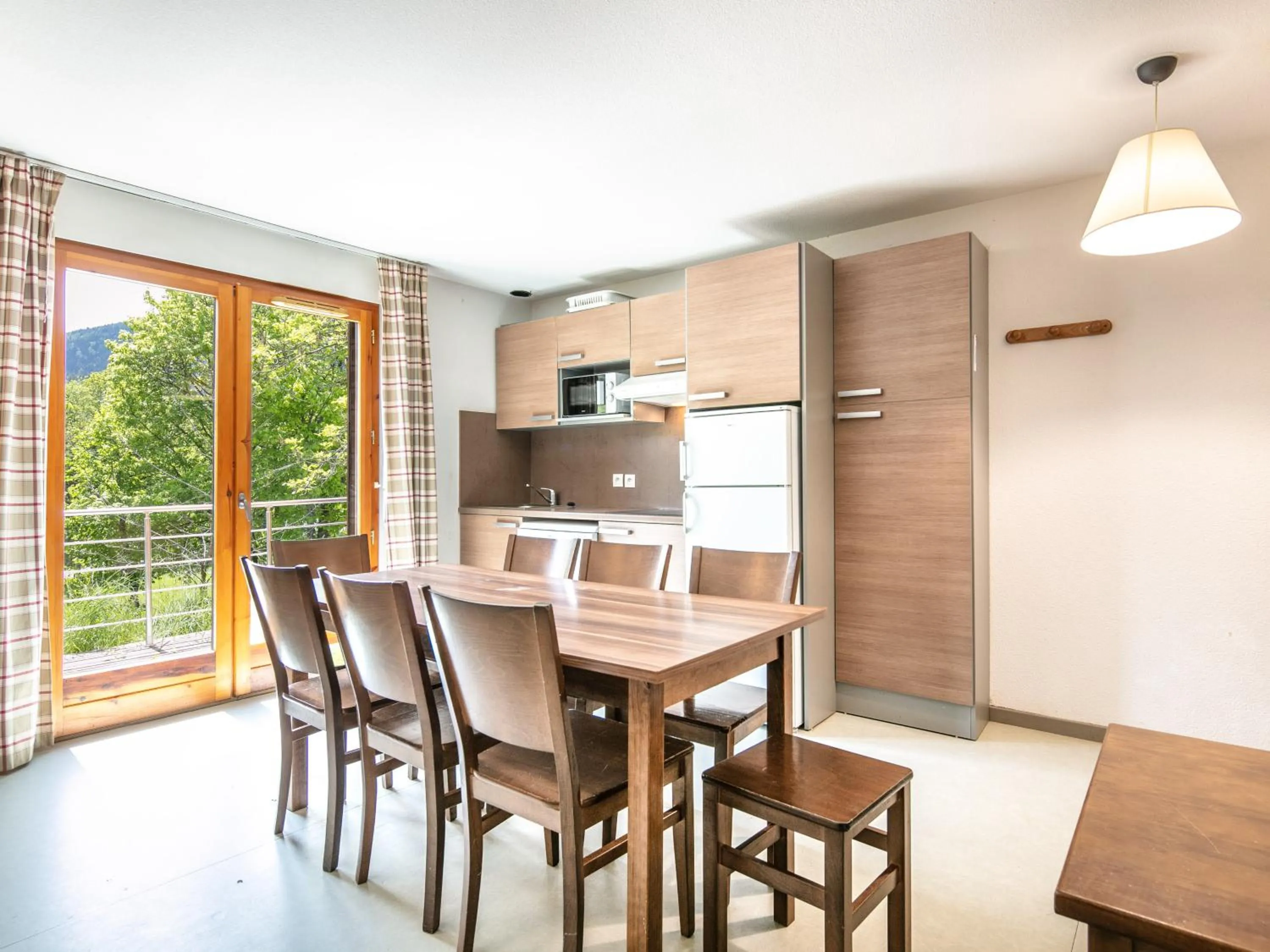 Kitchen or kitchenette in Vacancéole - Les Gentianes