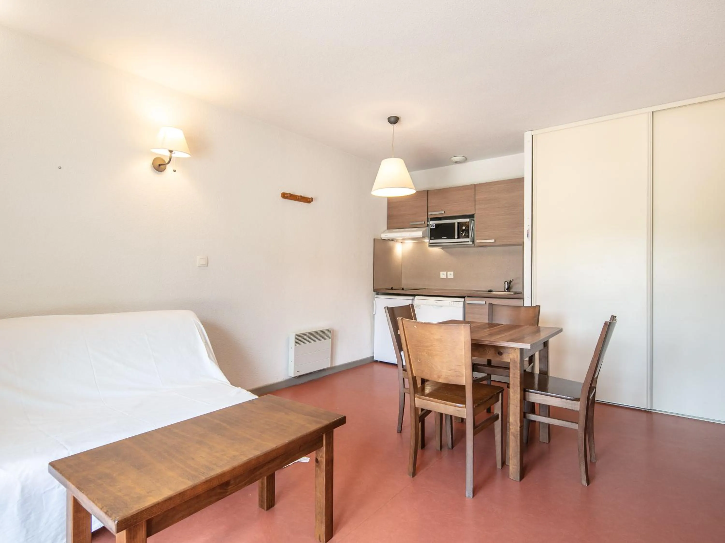 Kitchen or kitchenette, Bed in Vacancéole - Les Gentianes