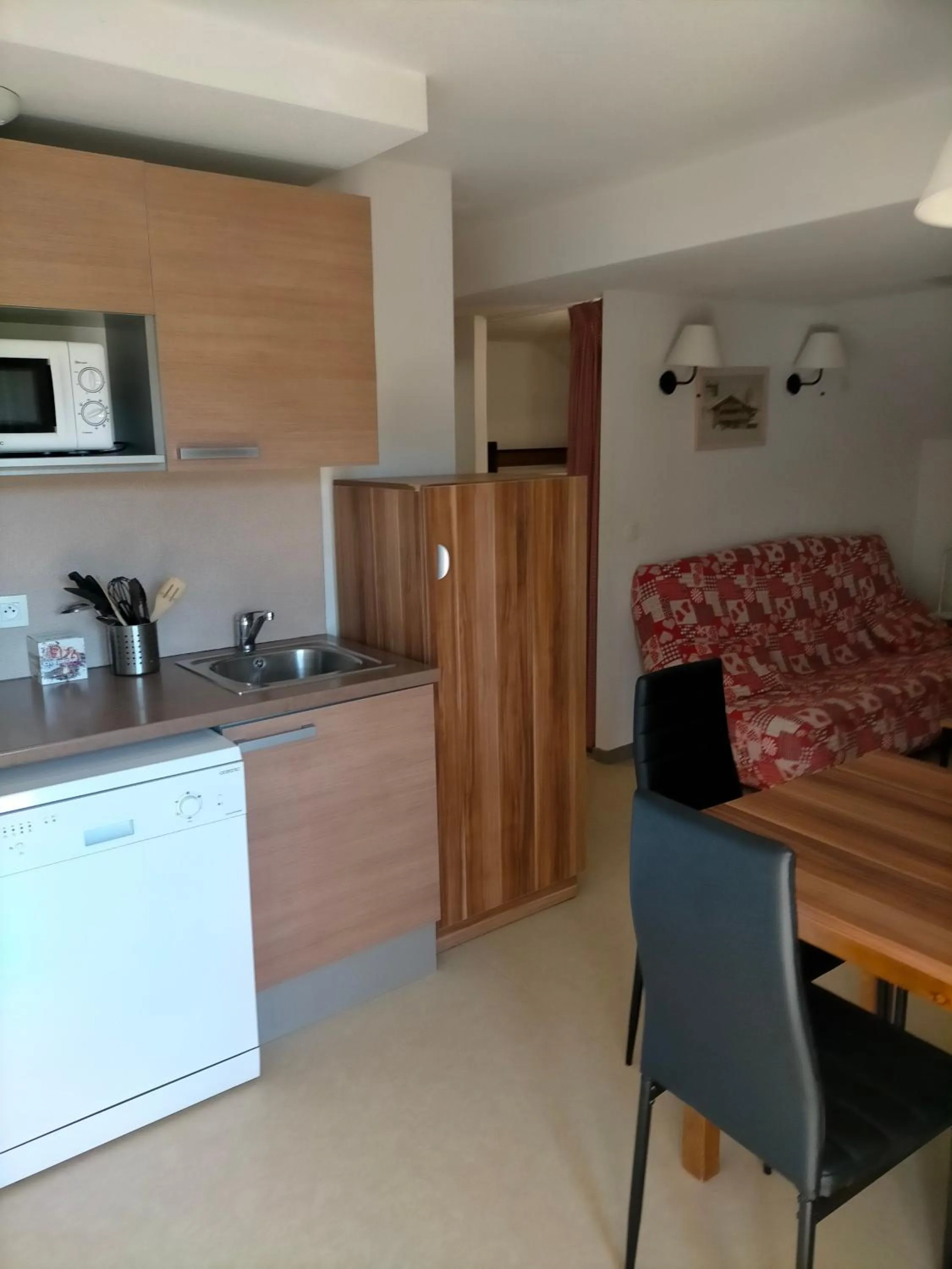 Kitchen or kitchenette in Vacancéole - Les Gentianes