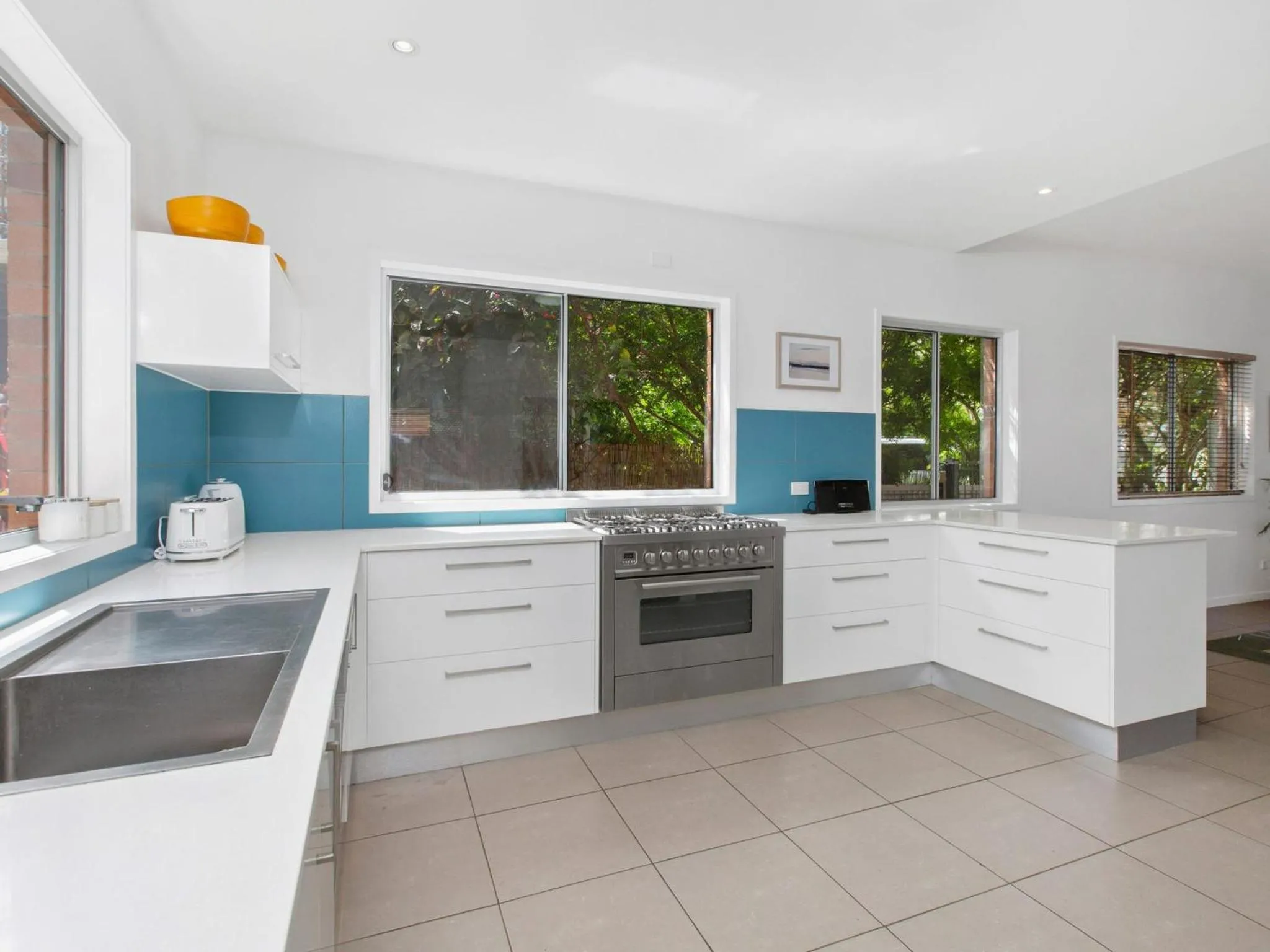 Kitchen or kitchenette in Beach House on Pearl - Kingscliff Central