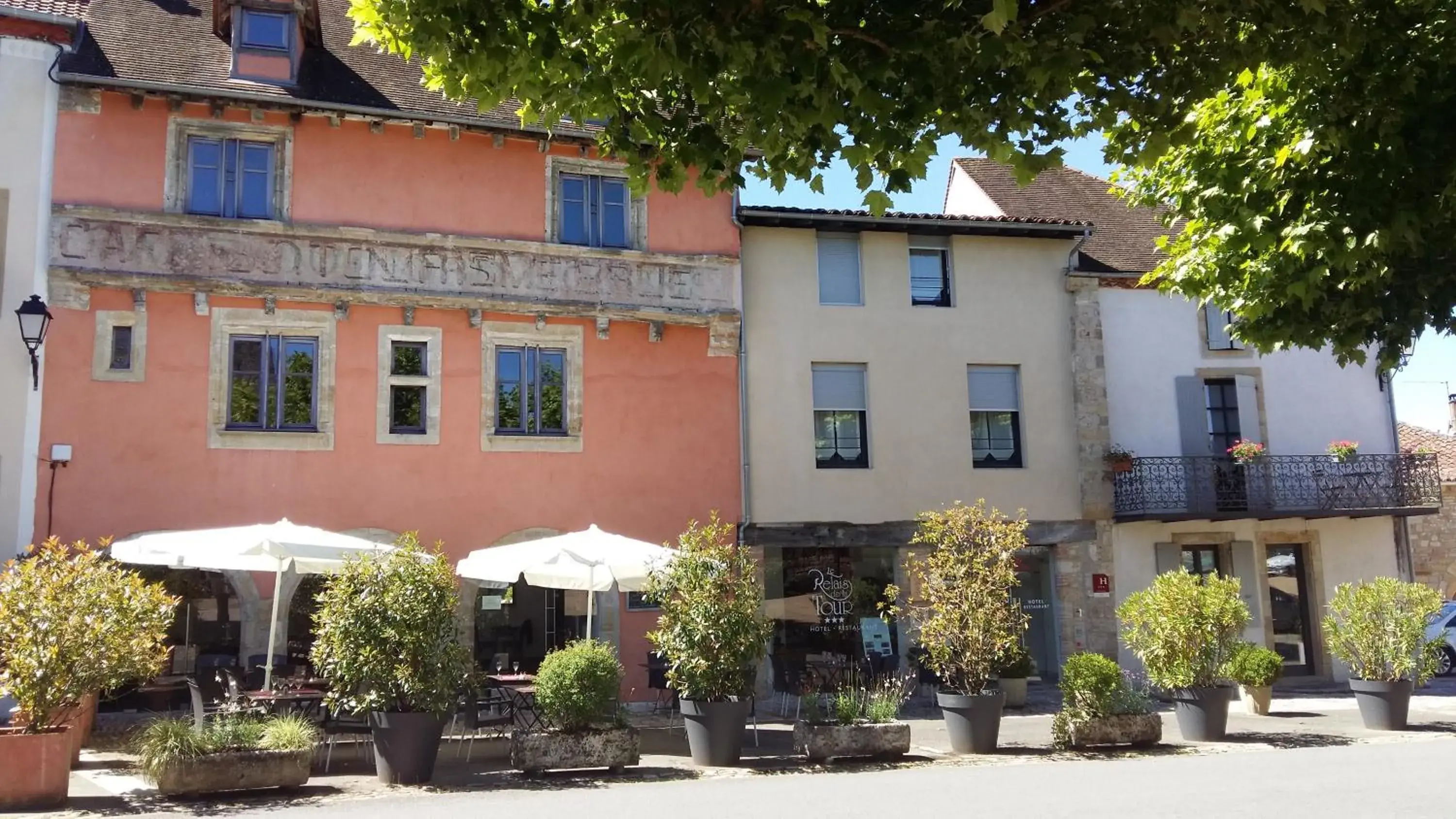 Le Relais de la Tour Le Relais de la Tour