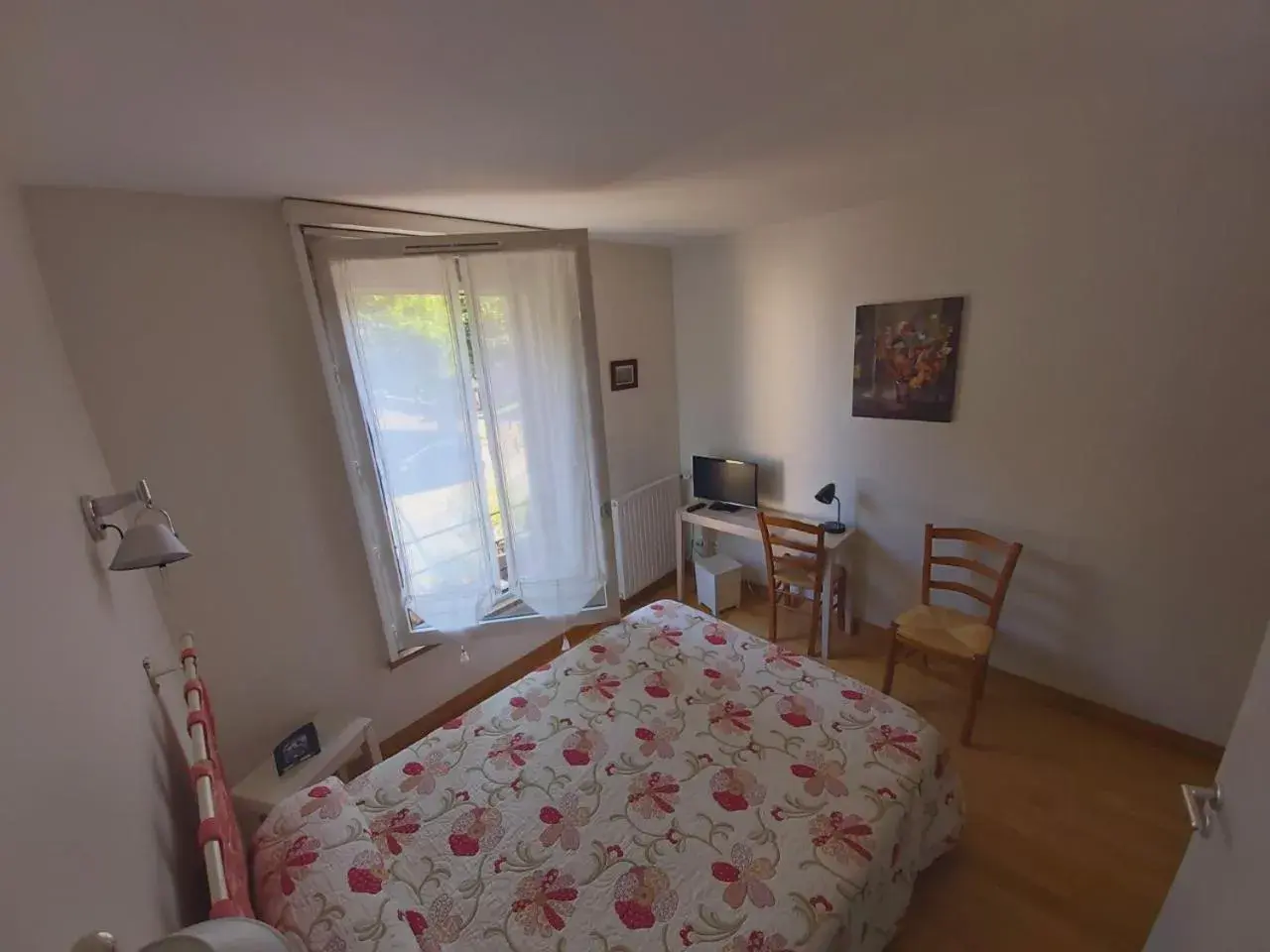 Standard Double Room - single occupancy in Le Relais de la Tour Standard Double Room - single occupancy in Le Relais de la Tour