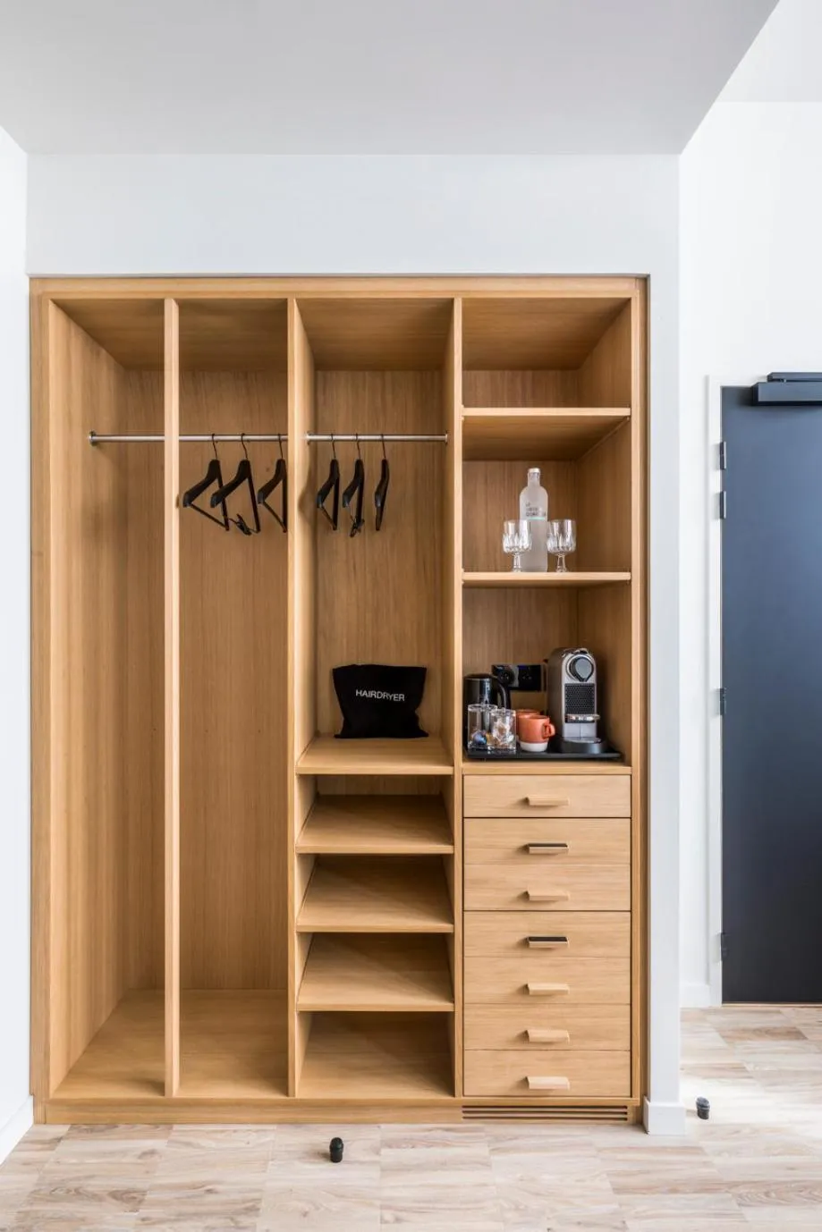 Coffee/tea facilities in Le Grand Quartier