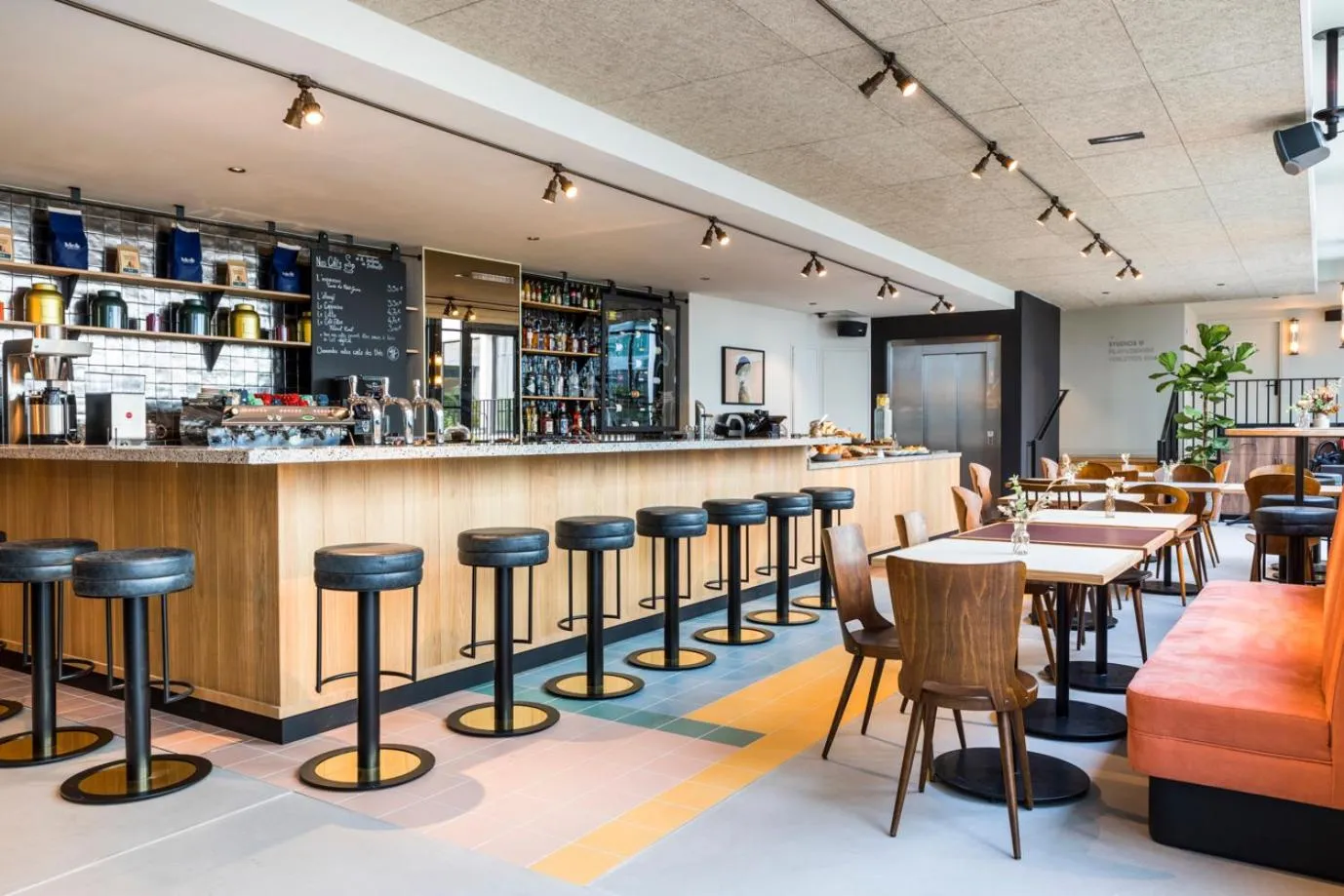 Restaurant/places to eat in Le Grand Quartier