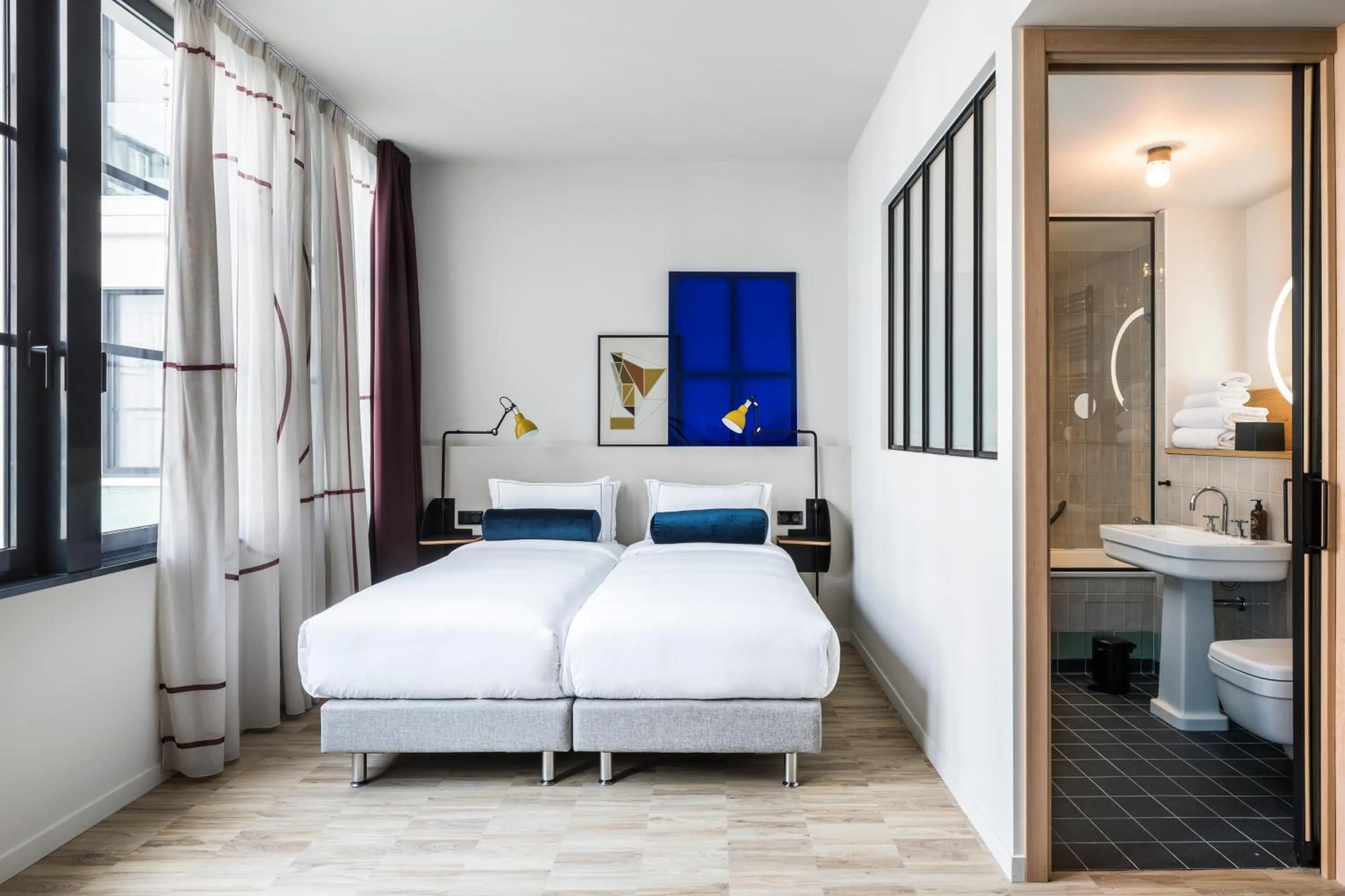 Photo of the whole room, Bed in Le Grand Quartier