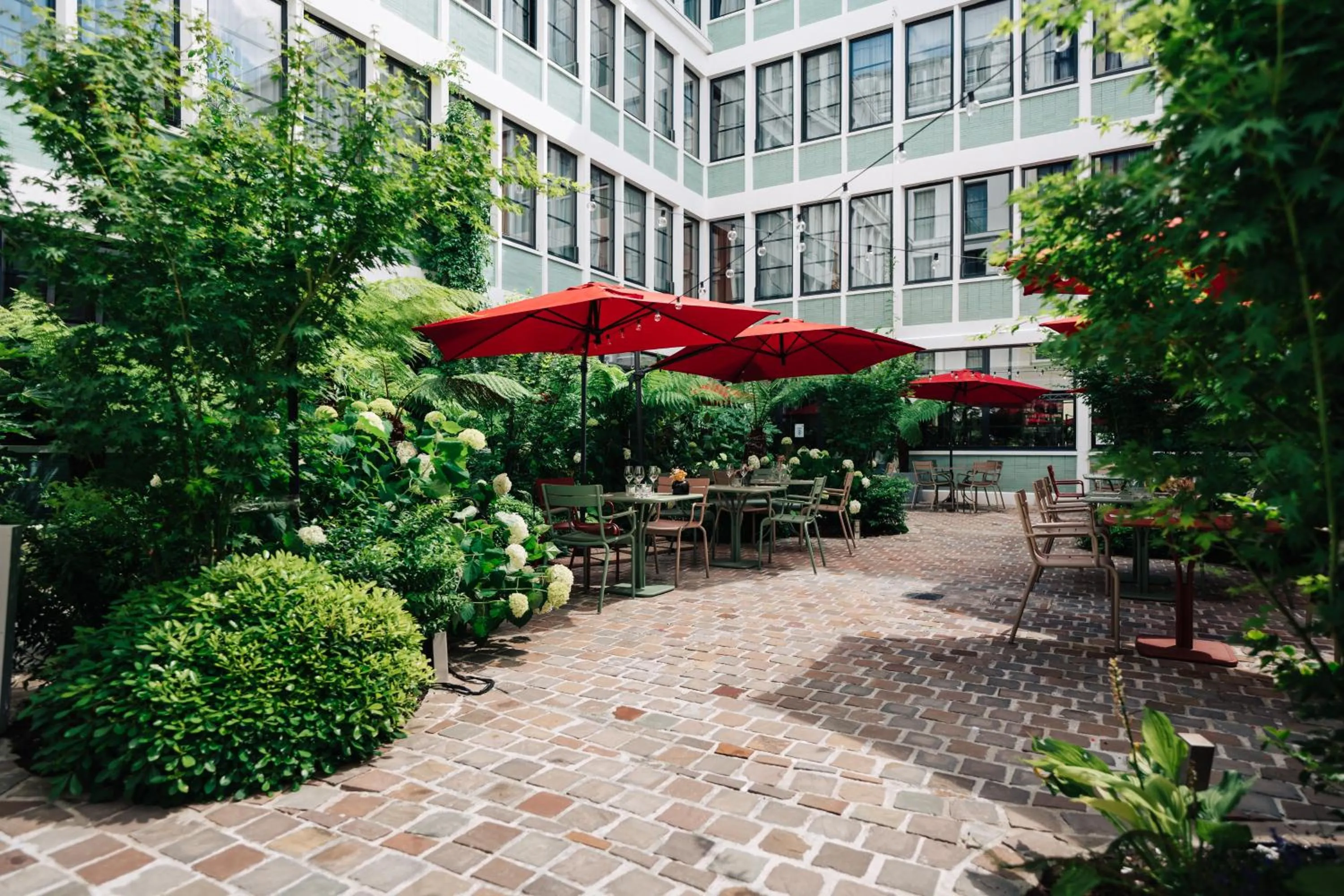 Property building in Le Grand Quartier