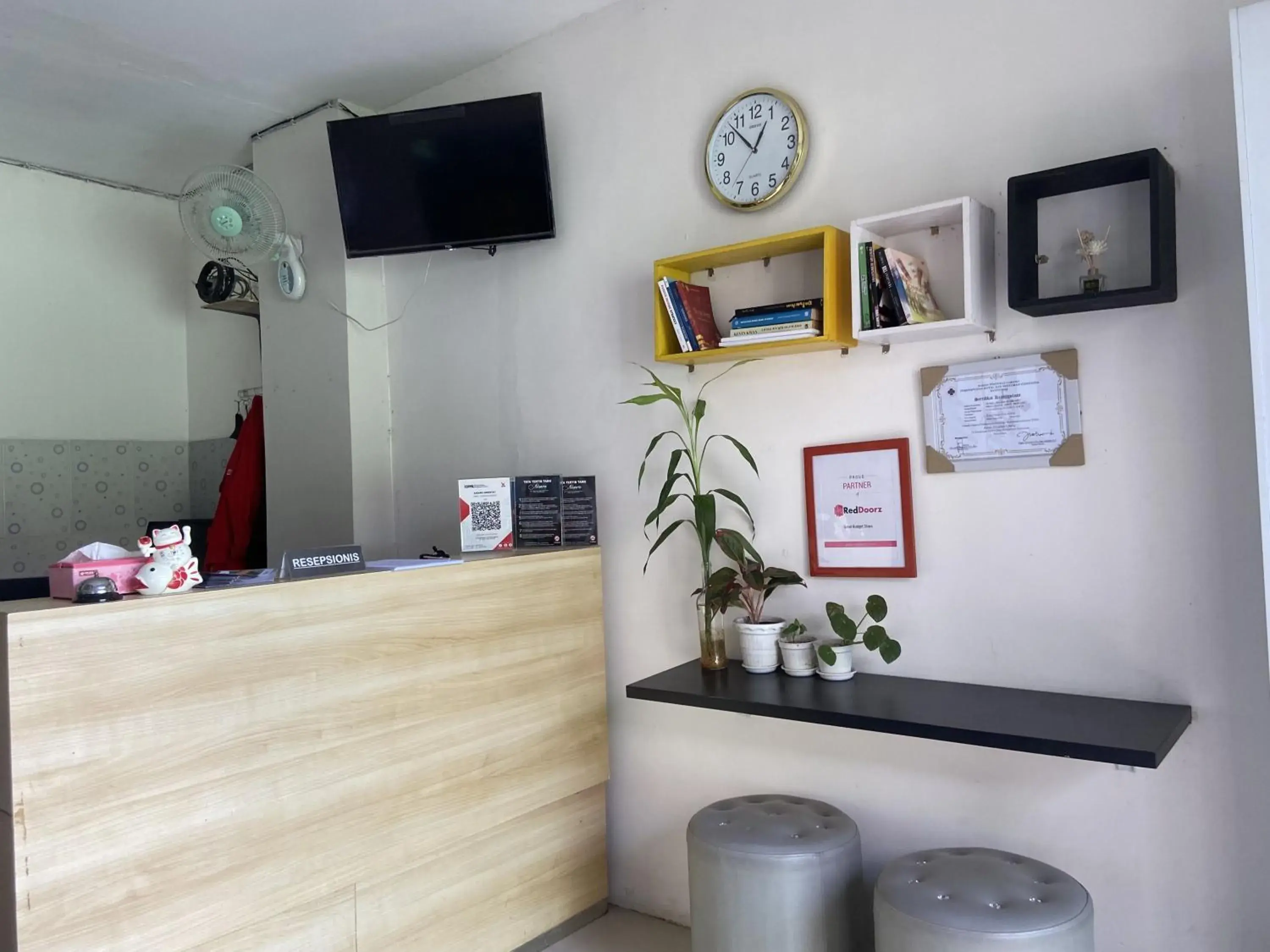 Lobby or reception in RedDoorz near RSUD Margono Purwokerto 3 Lobby or reception in RedDoorz near RSUD Margono Purwokerto 3