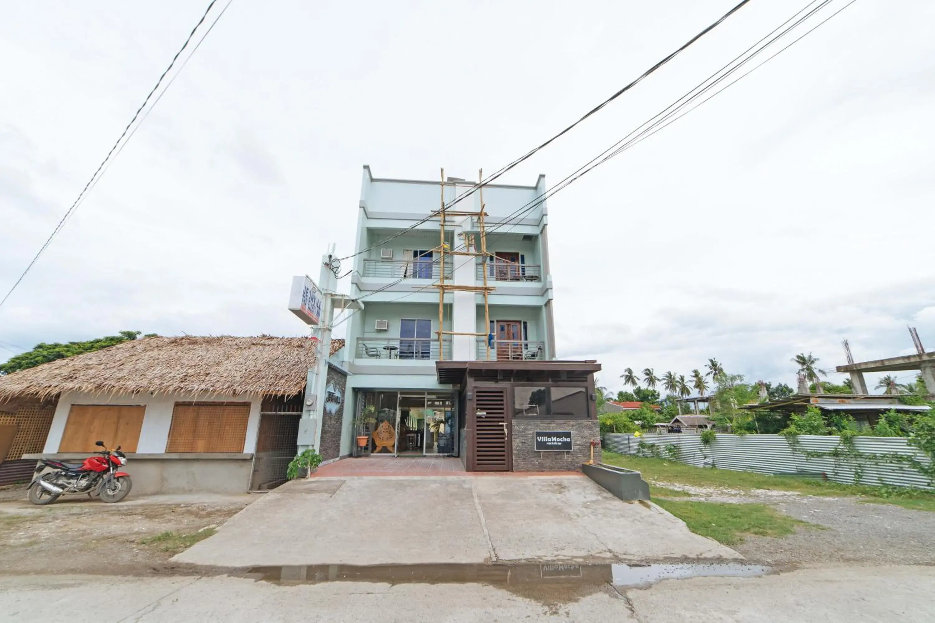 Property building in RedDoorz @ Old Buswang Road Property building in RedDoorz @ Old Buswang Road