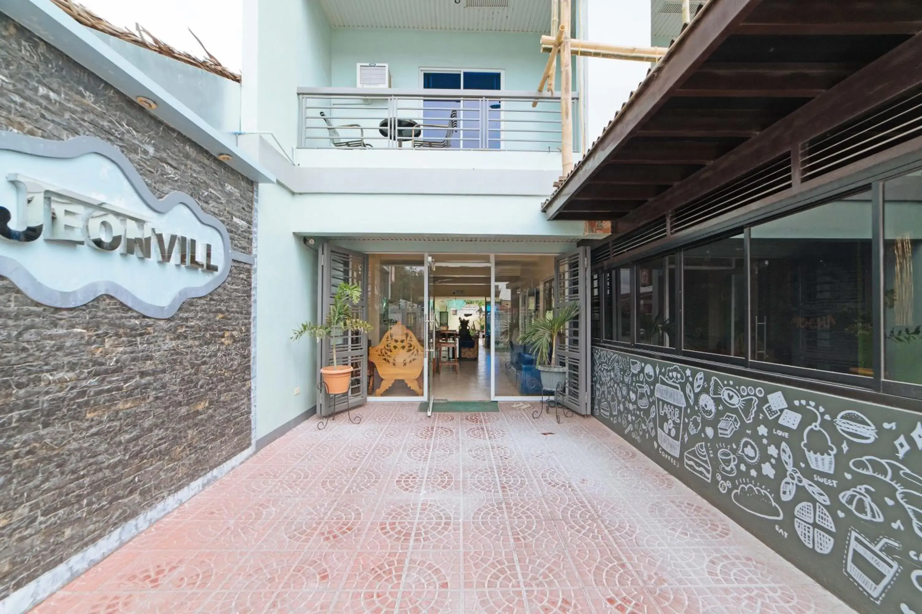 Property building in RedDoorz @ Old Buswang Road Property building in RedDoorz @ Old Buswang Road