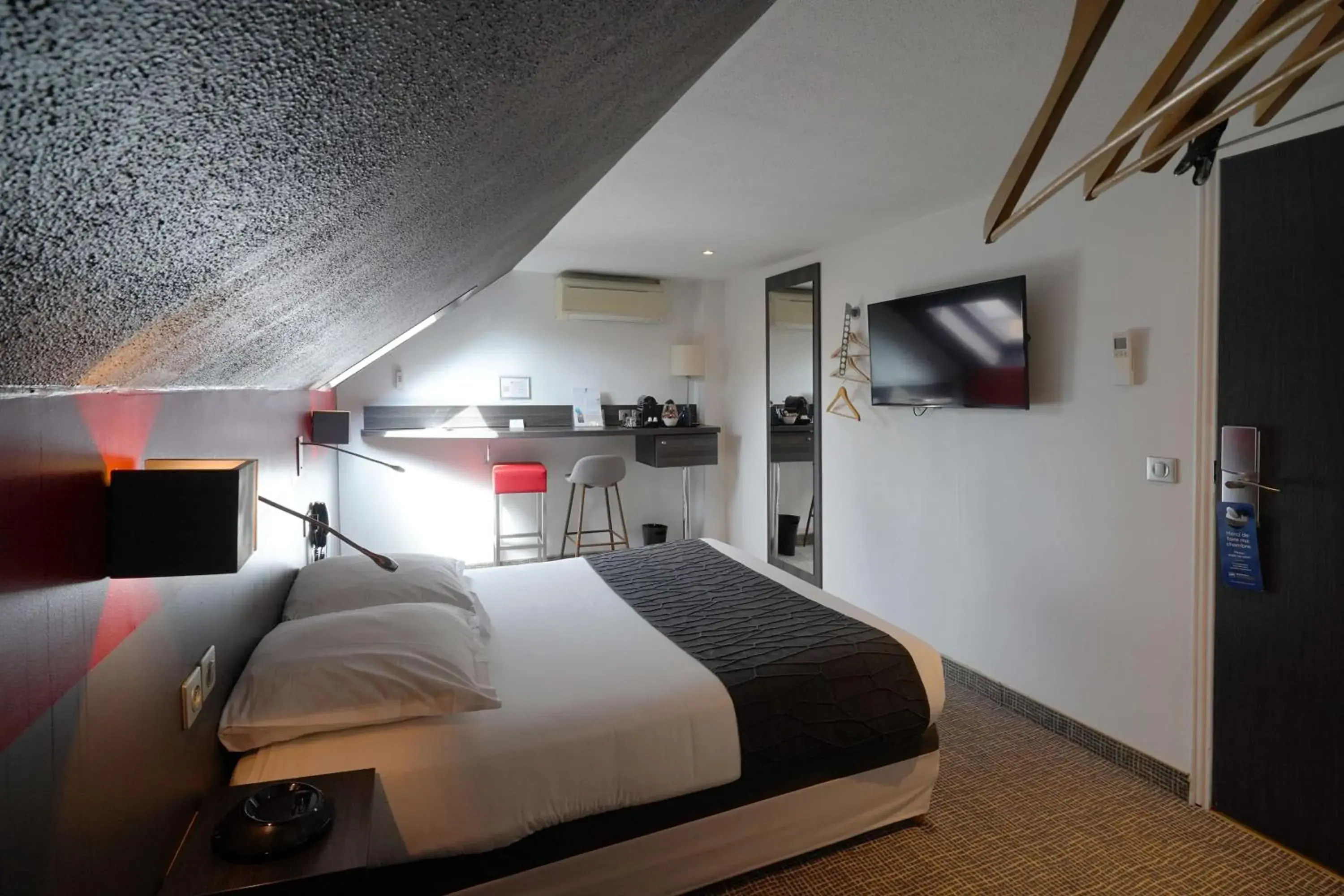 Bedroom, Bed in Best Western The Hotel Versailles Bedroom, Bed in Best Western The Hotel Versailles