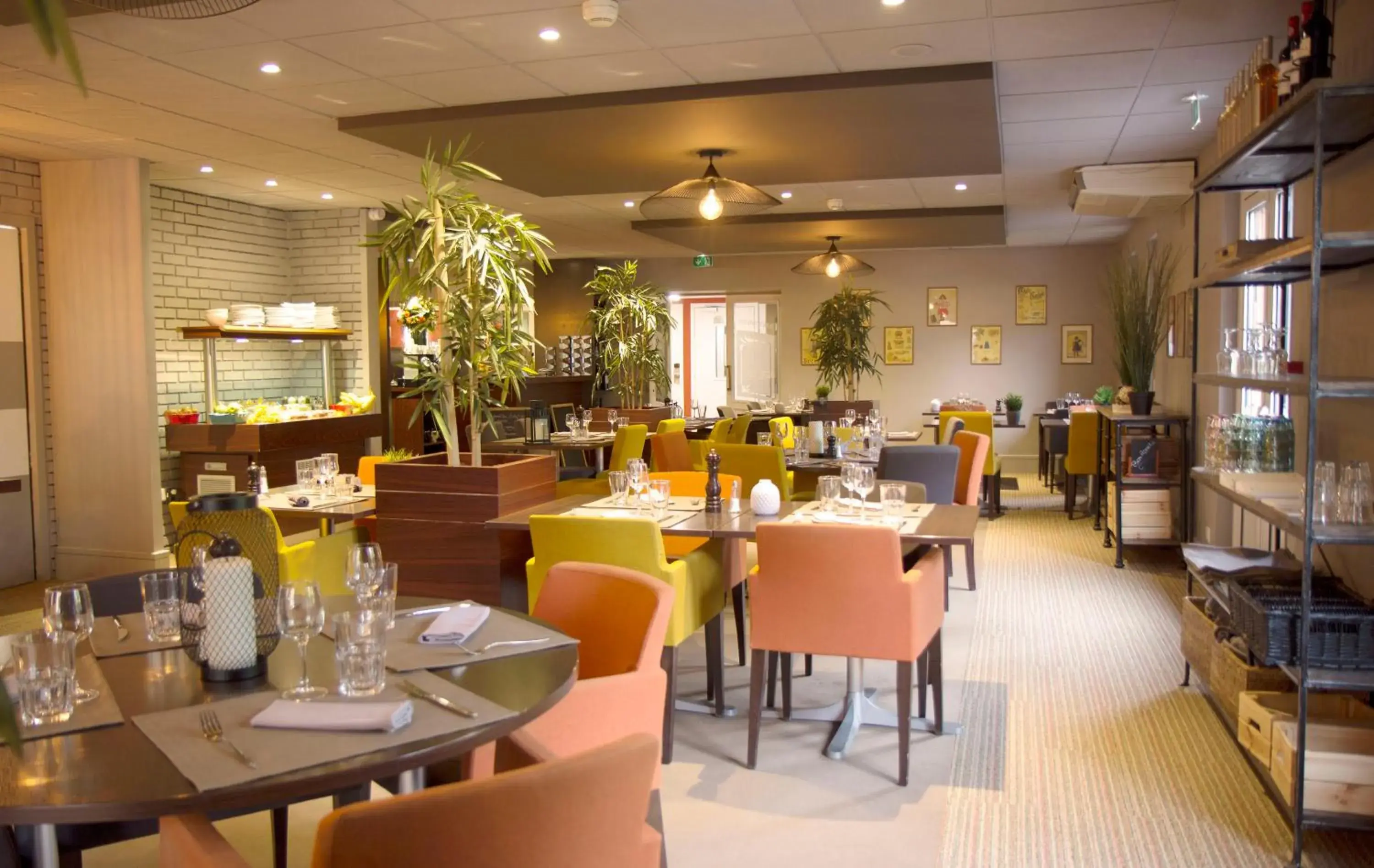 Restaurant/places to eat in Best Western The Hotel Versailles Restaurant/places to eat in Best Western The Hotel Versailles