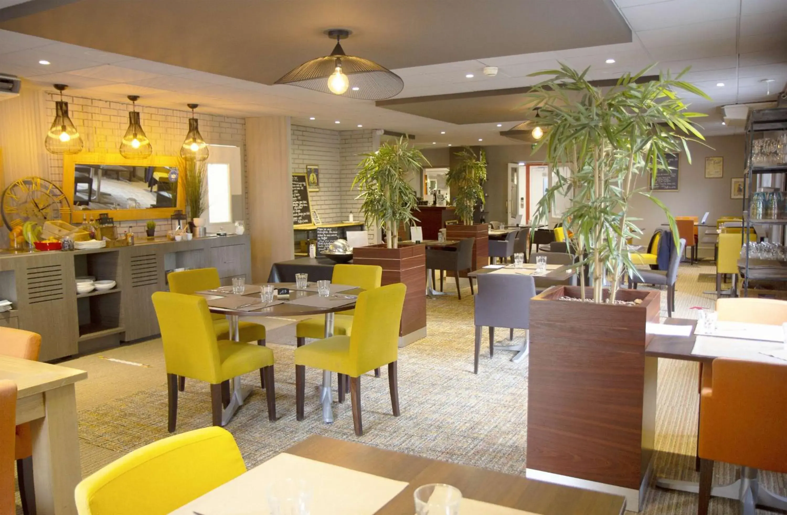 Restaurant/places to eat in Best Western The Hotel Versailles Restaurant/places to eat in Best Western The Hotel Versailles