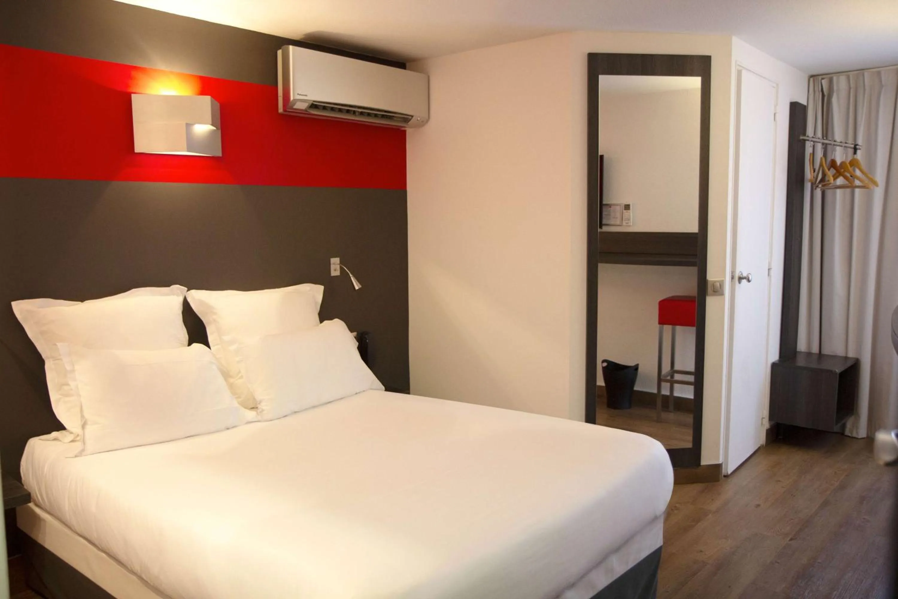 Bedroom, Bed in Best Western The Hotel Versailles