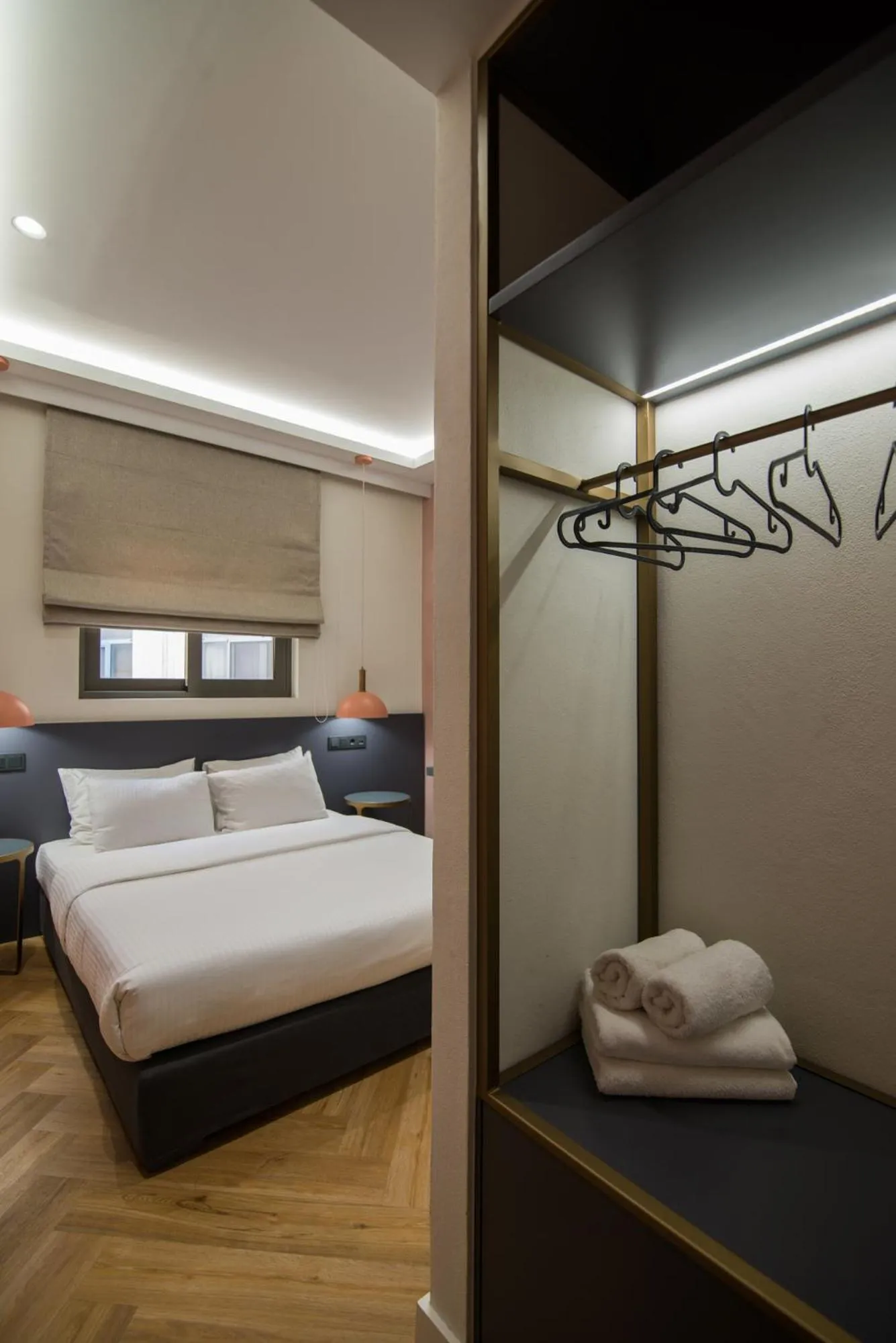 Photo of the whole room, Bed in Ederlezi Zoubourlou Aparthotel