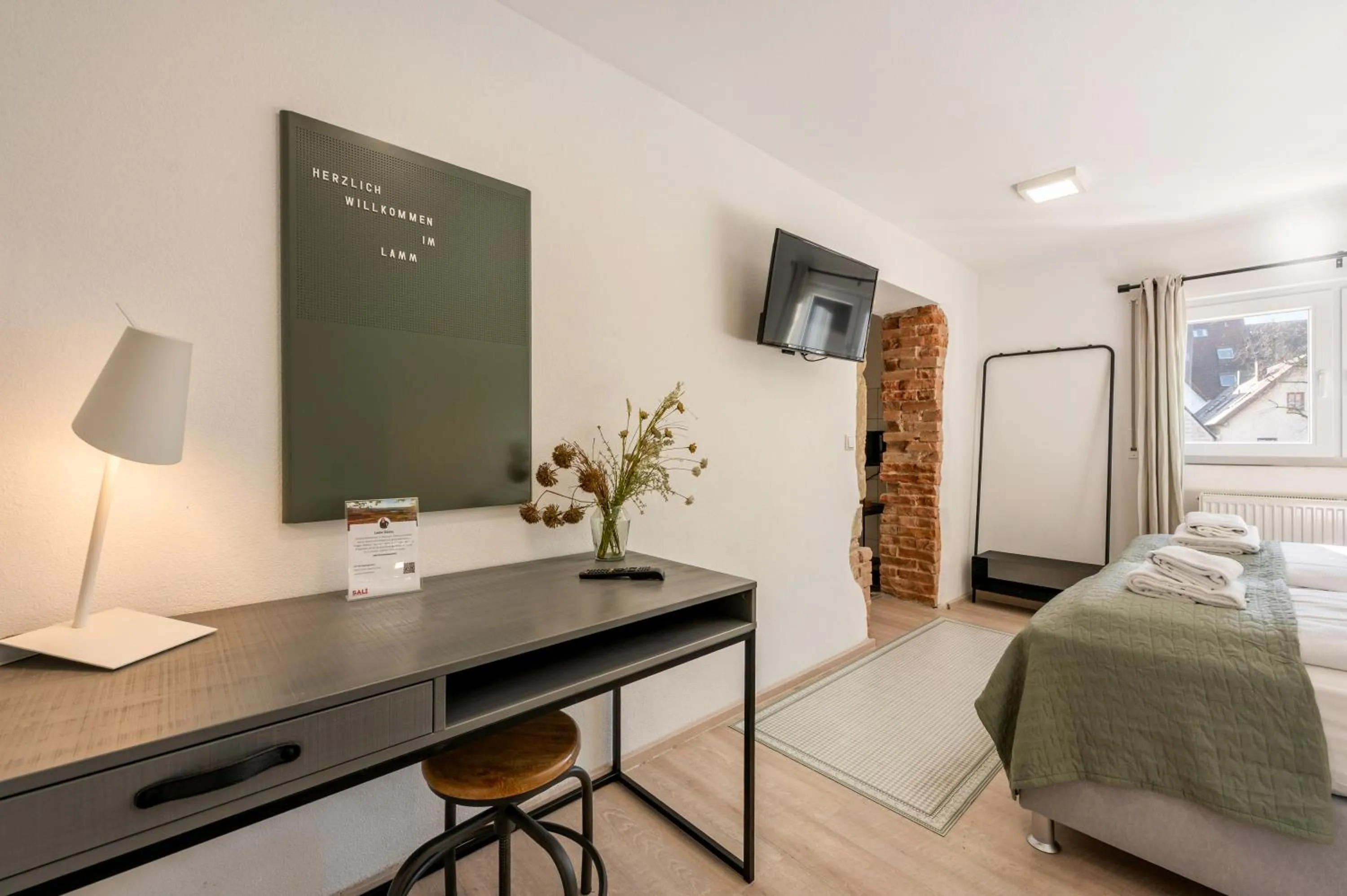 Photo of the whole room, Bed in Sali Homes - GaesteHaus Lamm Obersulm