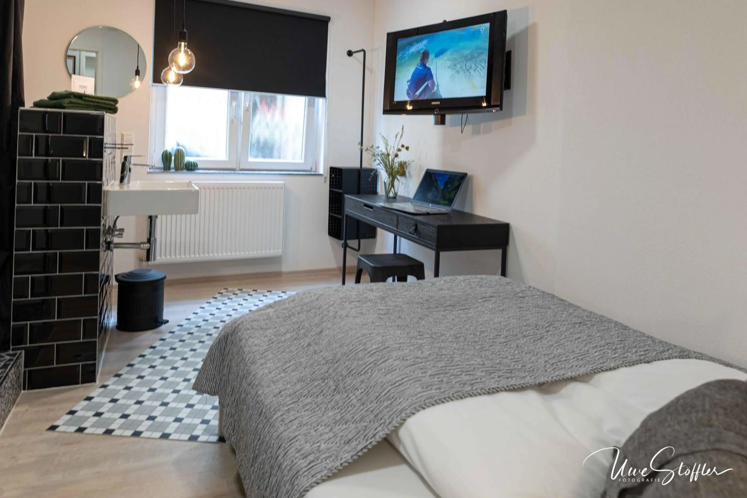 Photo of the whole room, Bed in Sali Homes - GaesteHaus Lamm Obersulm