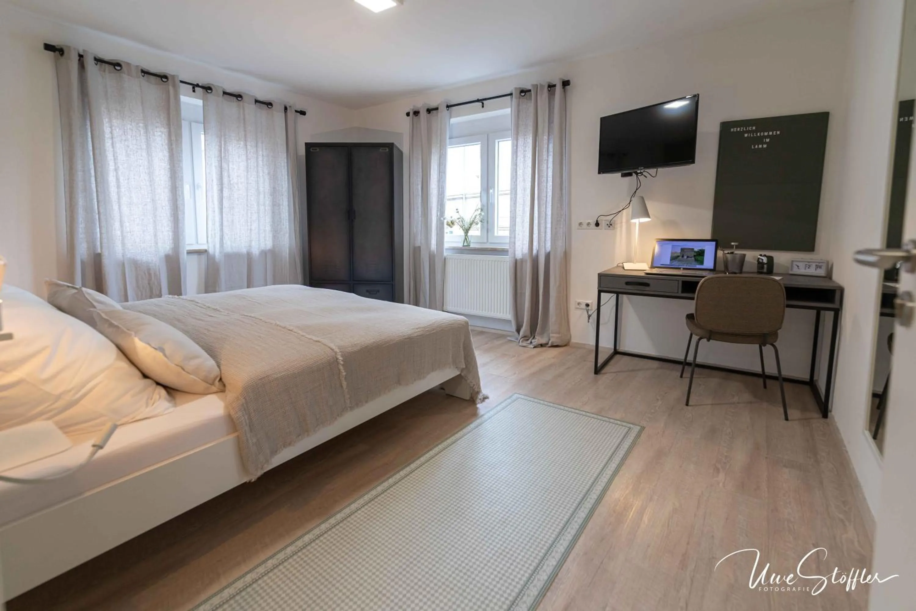 Photo of the whole room, Bed in Sali Homes - GaesteHaus Lamm Obersulm