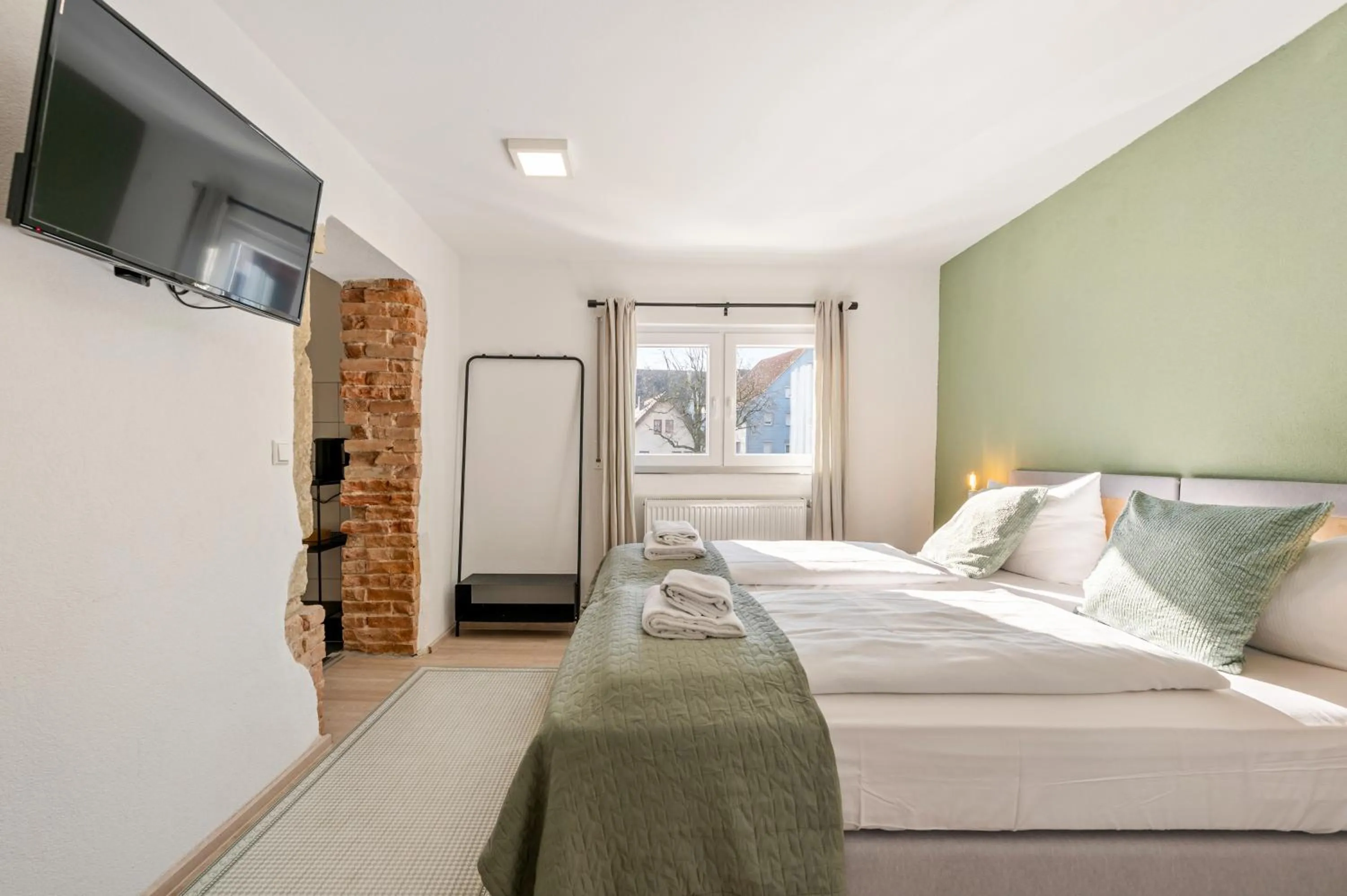 Photo of the whole room, Bed in Sali Homes - GaesteHaus Lamm Obersulm