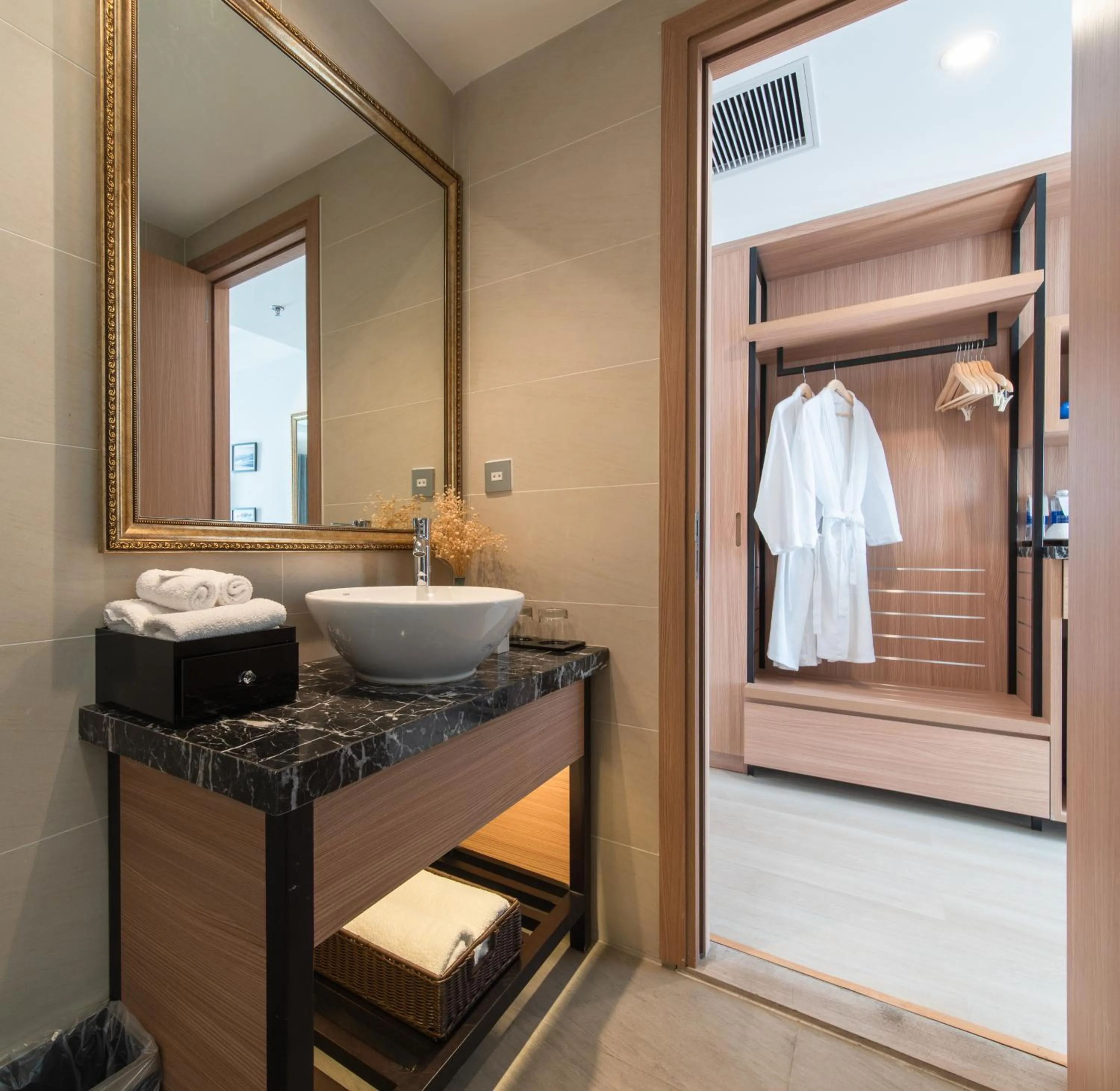 Shower in Navada Beach Hotel