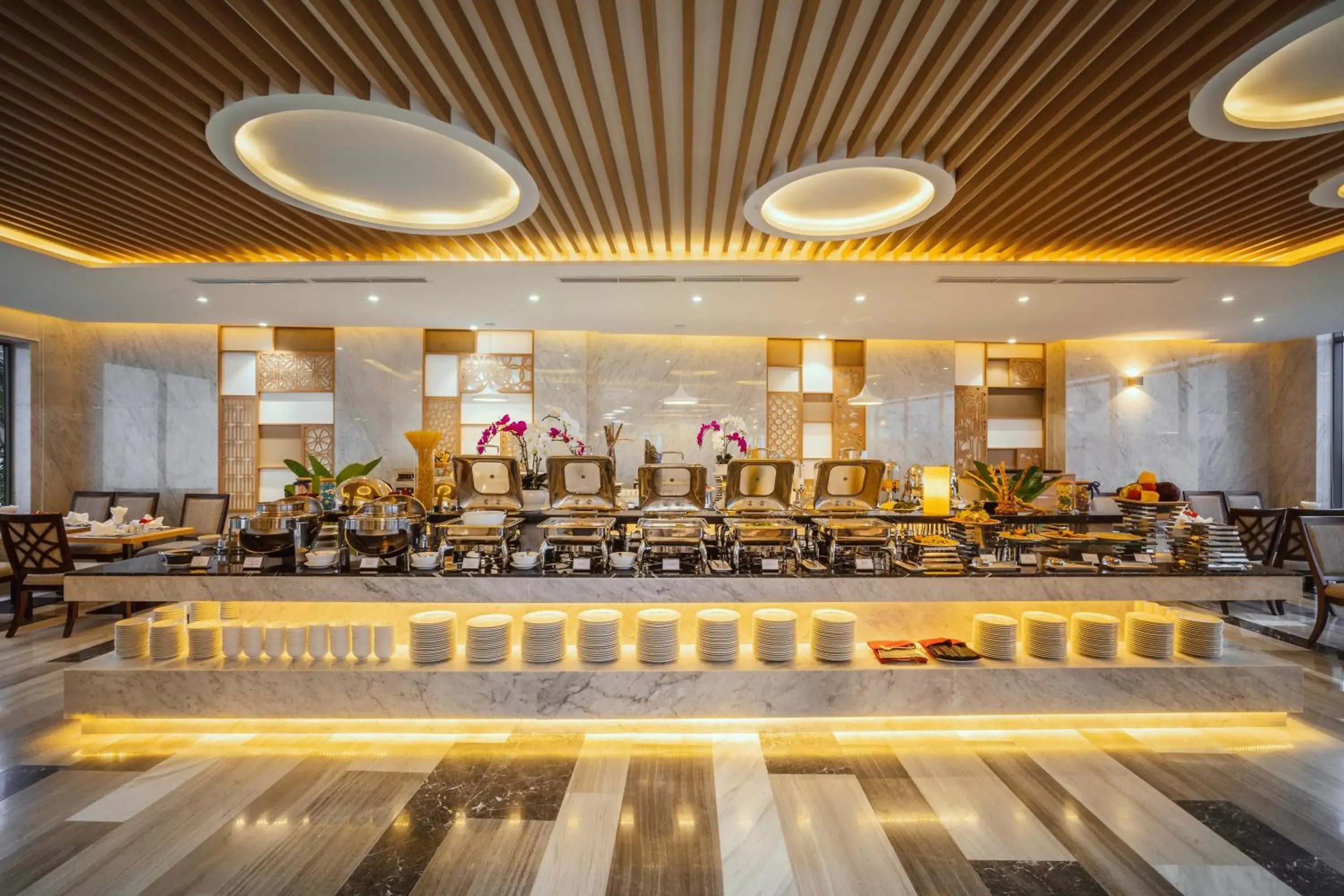 Restaurant/places to eat in Navada Beach Hotel Restaurant/places to eat in Navada Beach Hotel