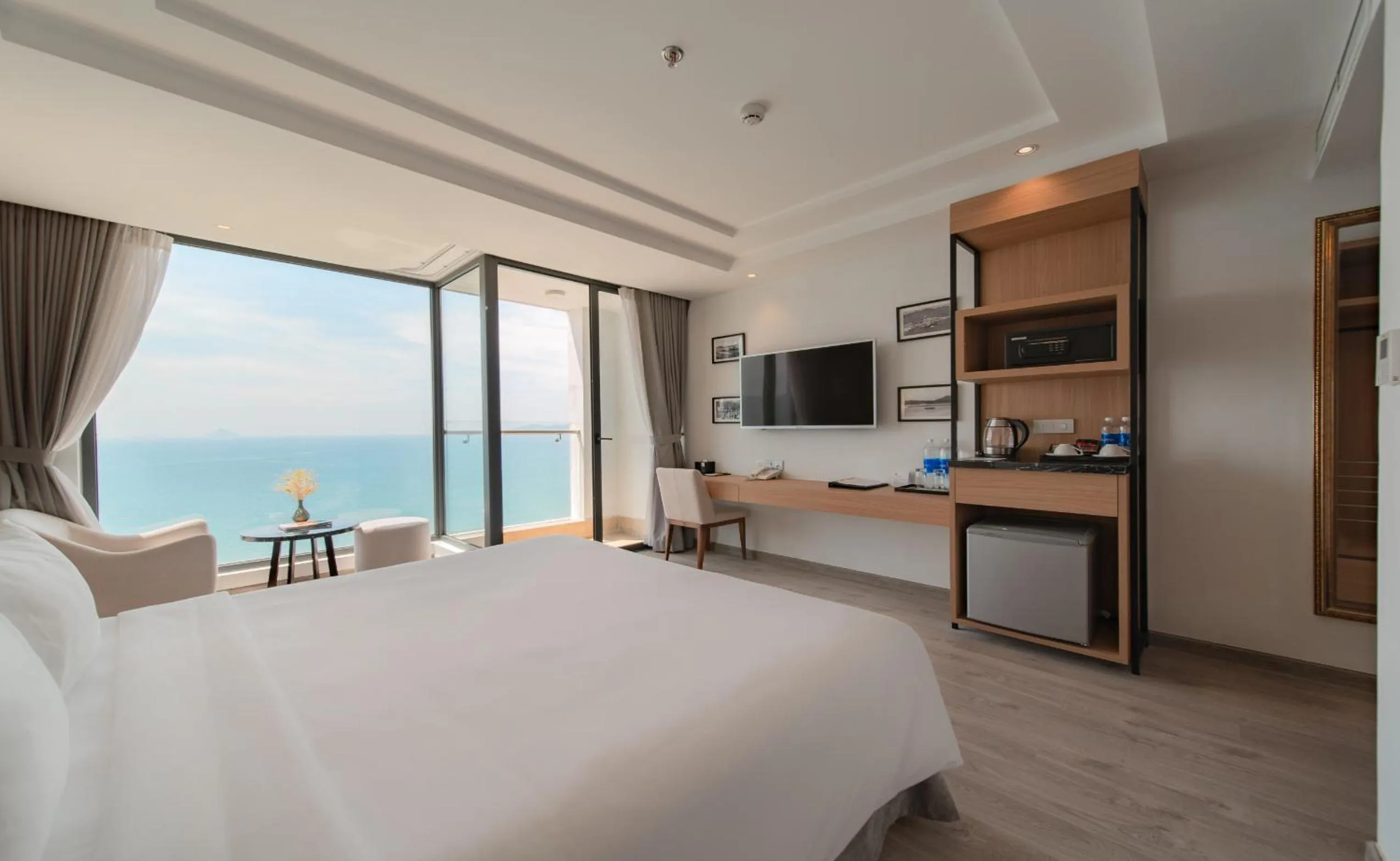 Balcony/Terrace, Bed in Navada Beach Hotel