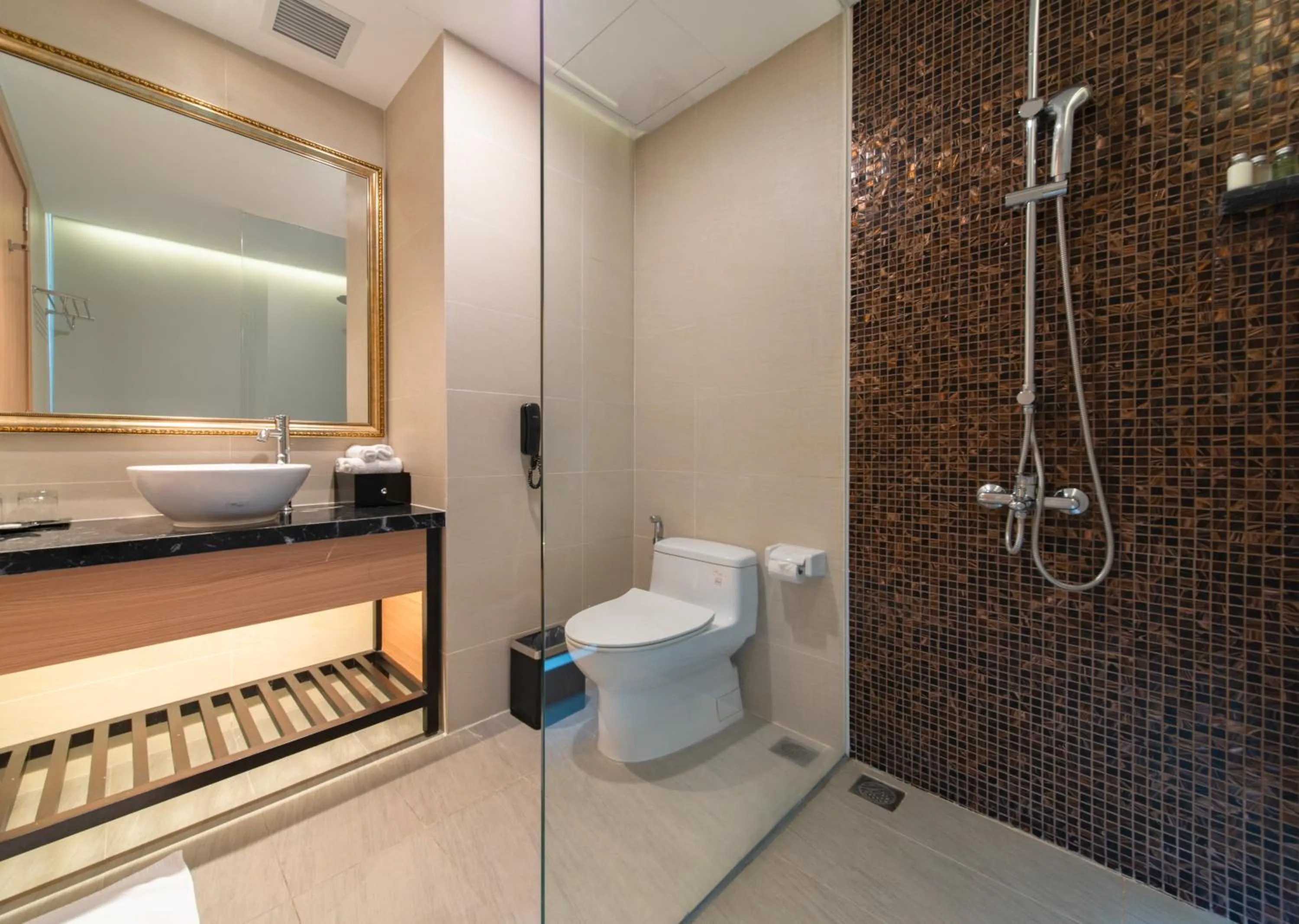 Shower in Navada Beach Hotel