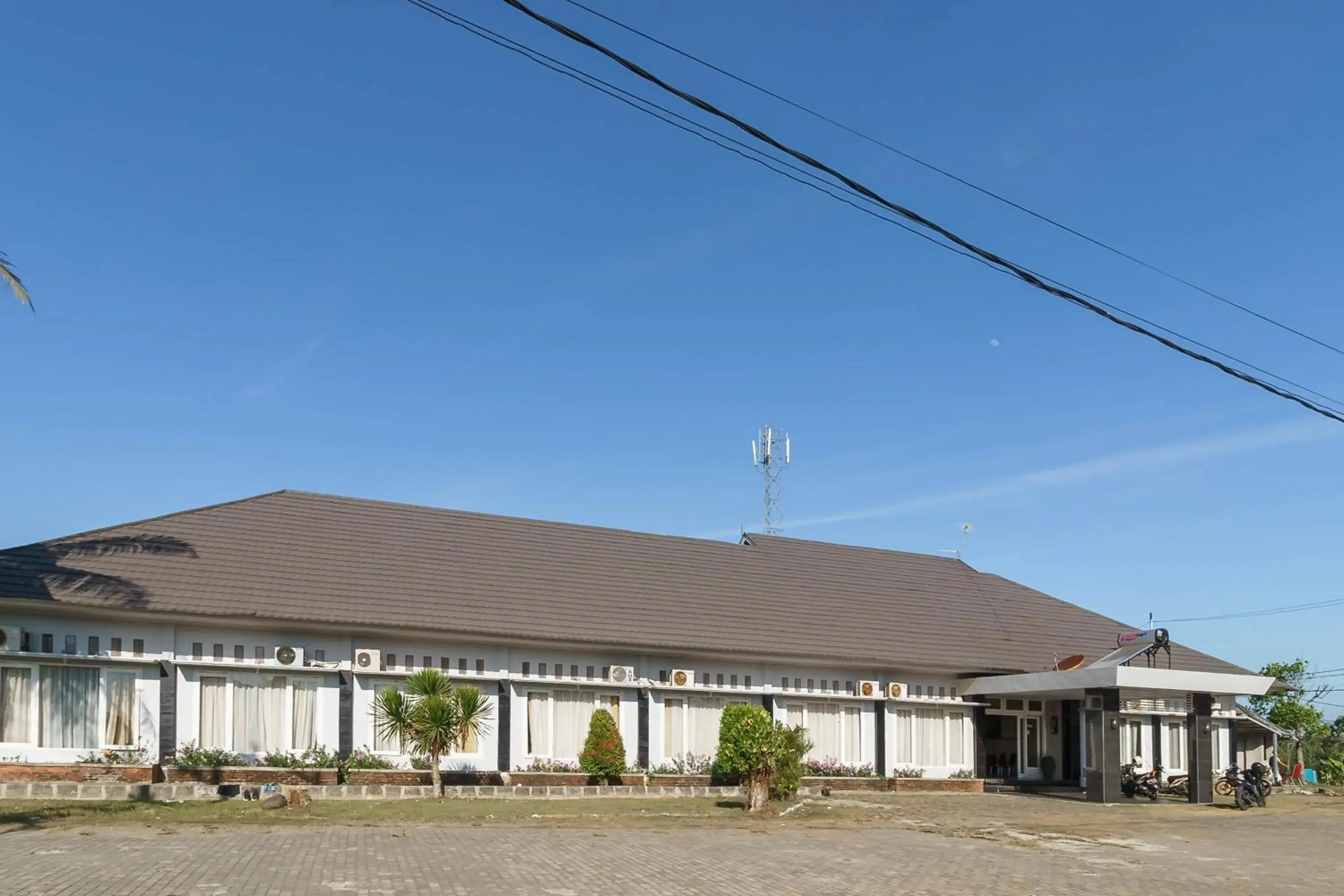 Property building in RedDoorz Syariah At Hotel Putri Gading Bengkulu Property building in RedDoorz Syariah At Hotel Putri Gading Bengkulu