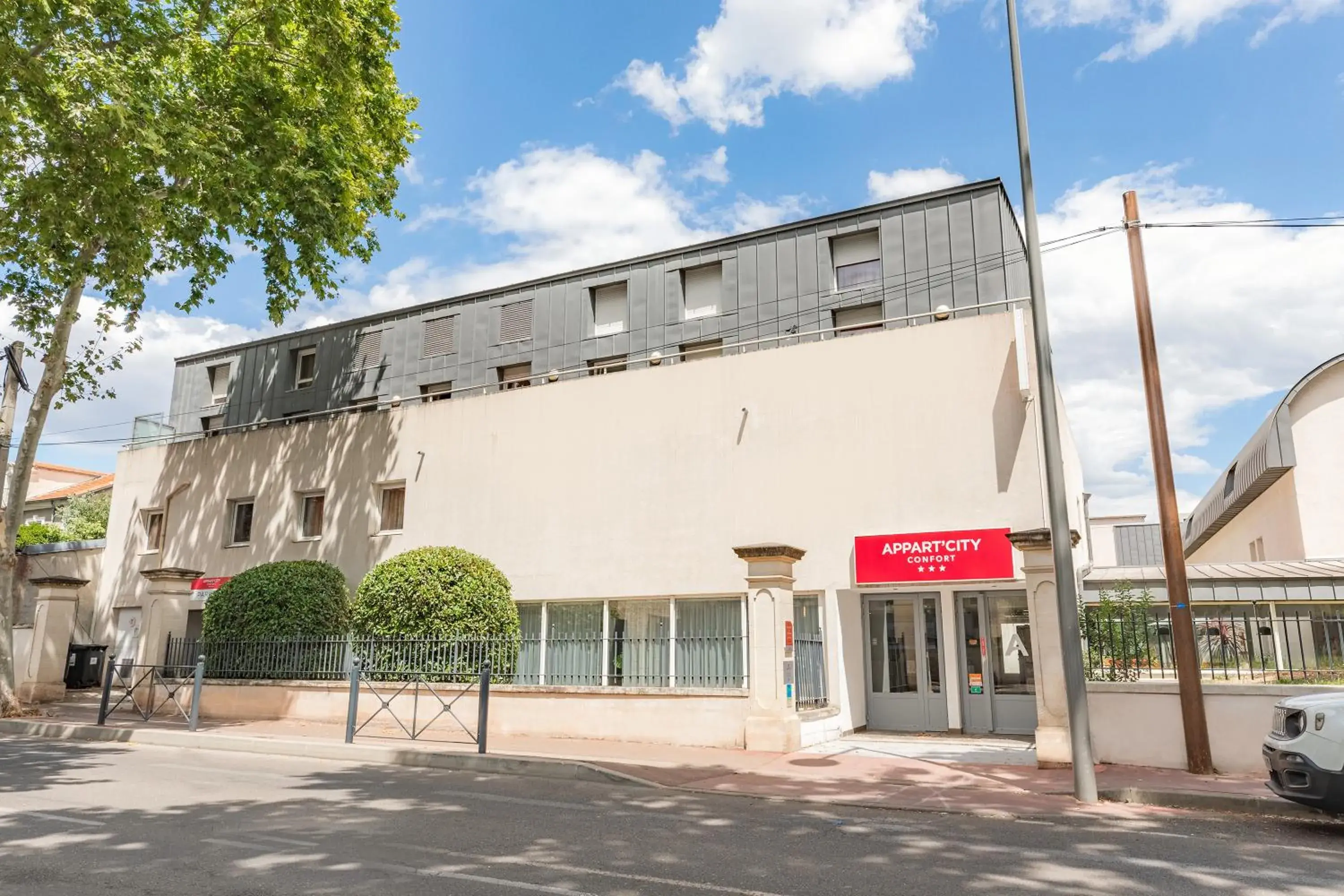 Facade/entrance in Appart'City Confort Montpellier Saint Roch Facade/entrance in Appart'City Confort Montpellier Saint Roch