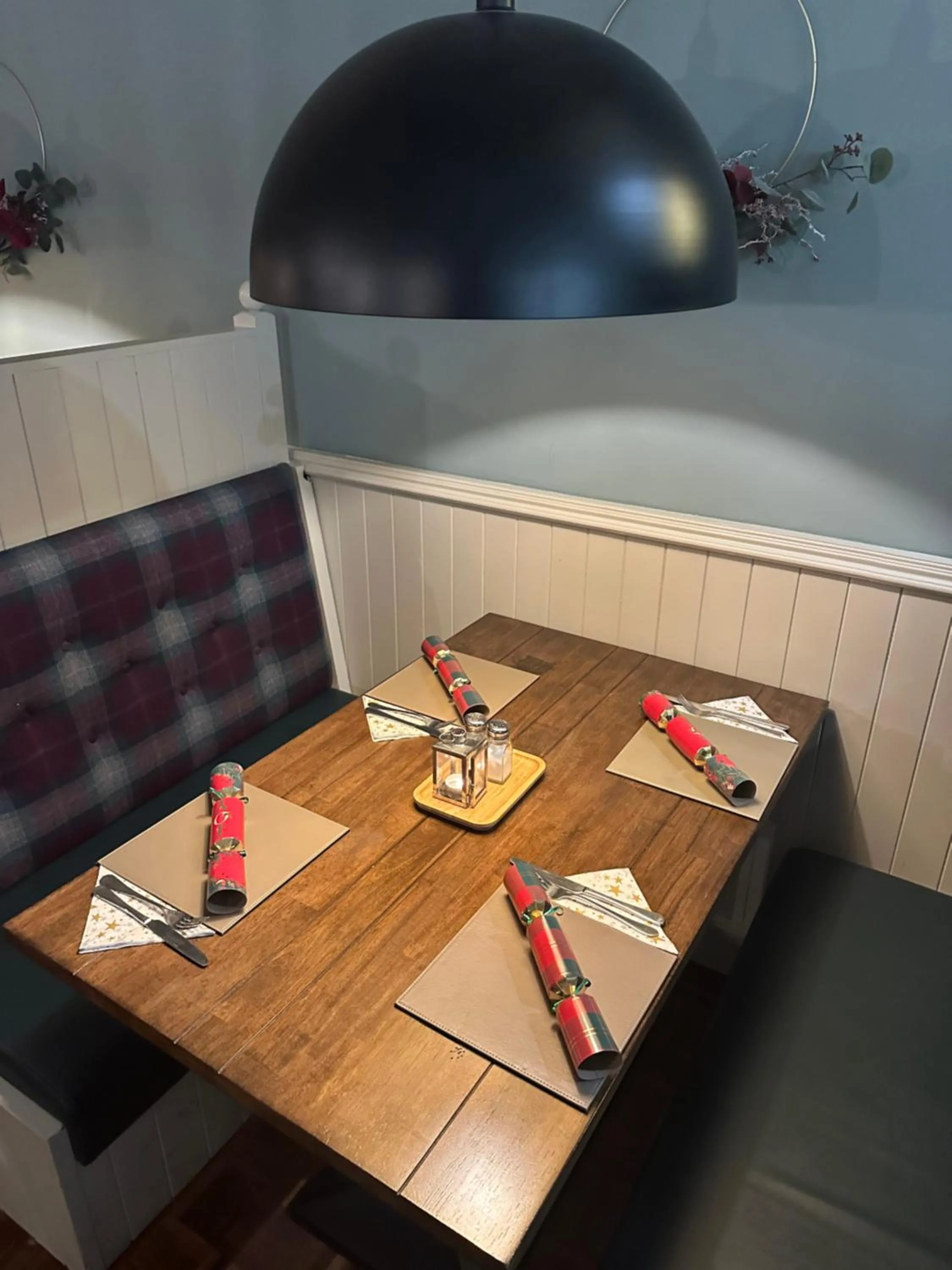 Restaurant/places to eat in The 1645 Inn