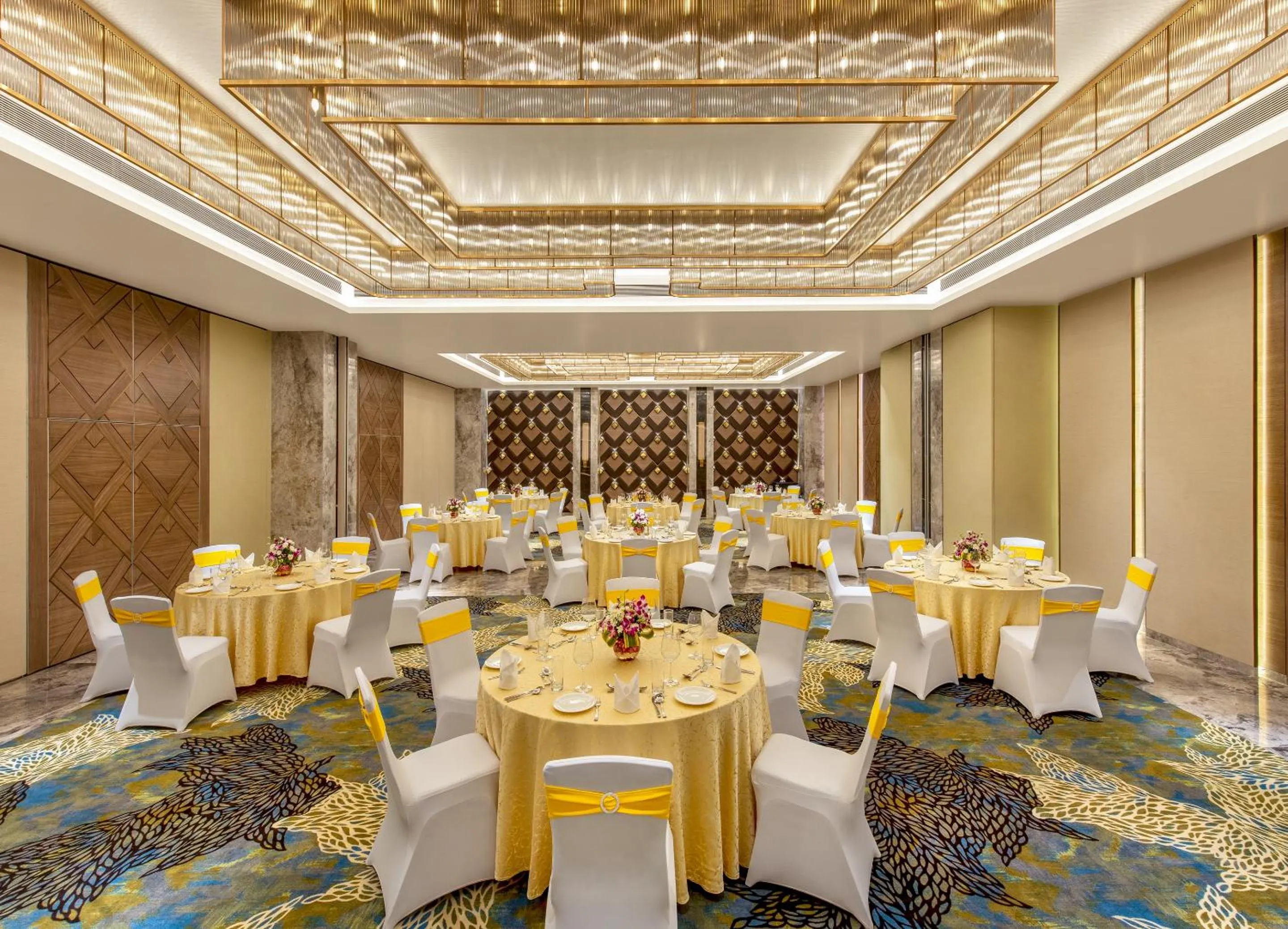 Banquet/Function facilities in Bellevue Sarovar Premiere Junagadh
