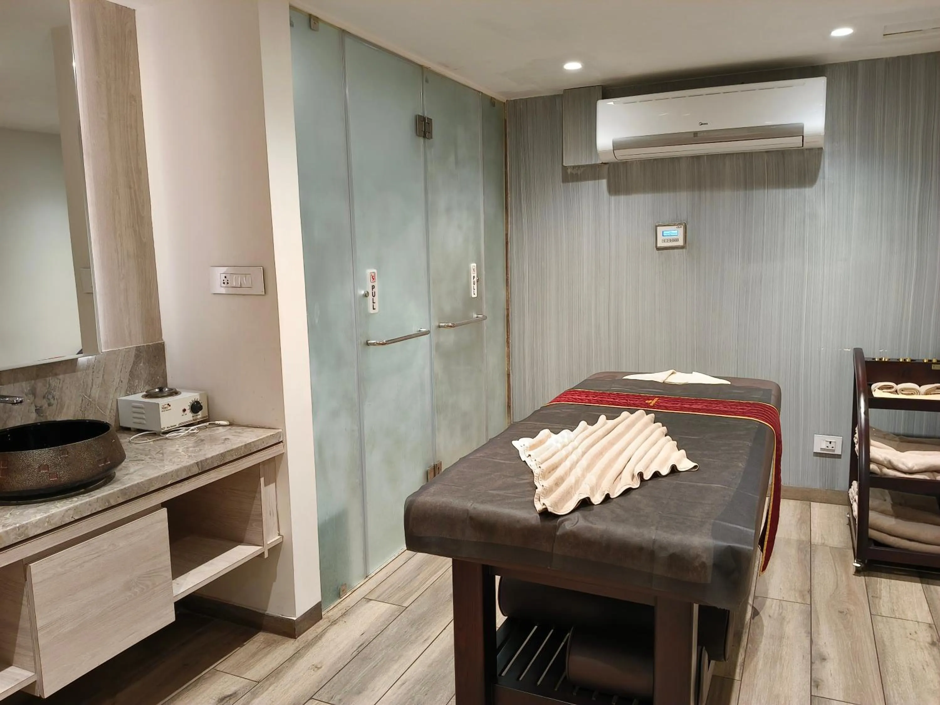 Spa and wellness centre/facilities in Bellevue Sarovar Premiere Junagadh