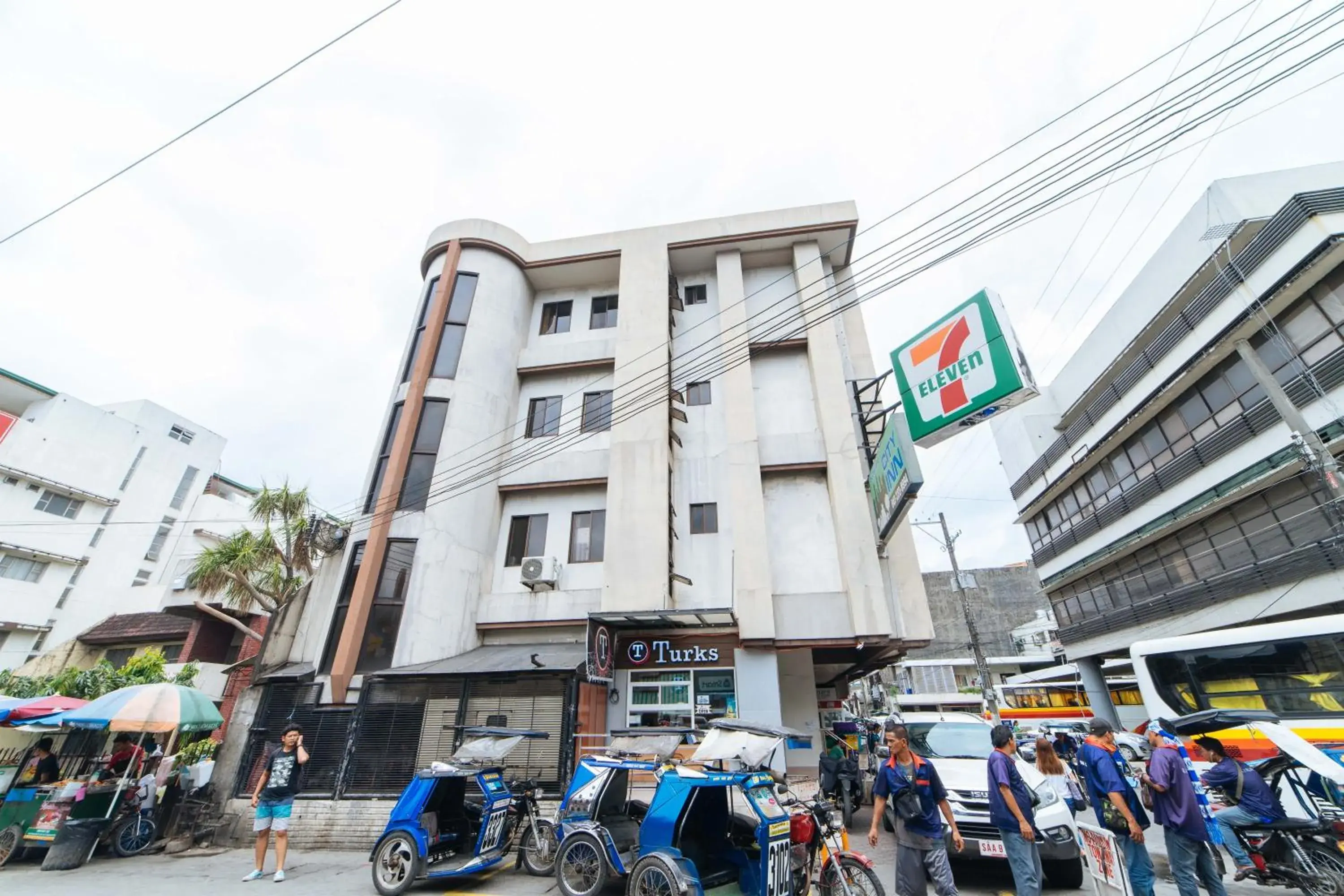 Property building in RedDoorz near Olongapo Bus Terminal Property building in RedDoorz near Olongapo Bus Terminal