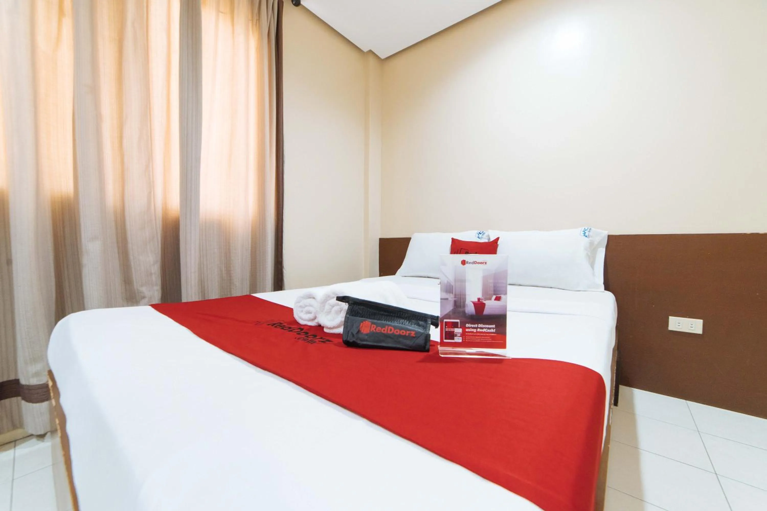 Bed in RedDoorz near Olongapo Bus Terminal