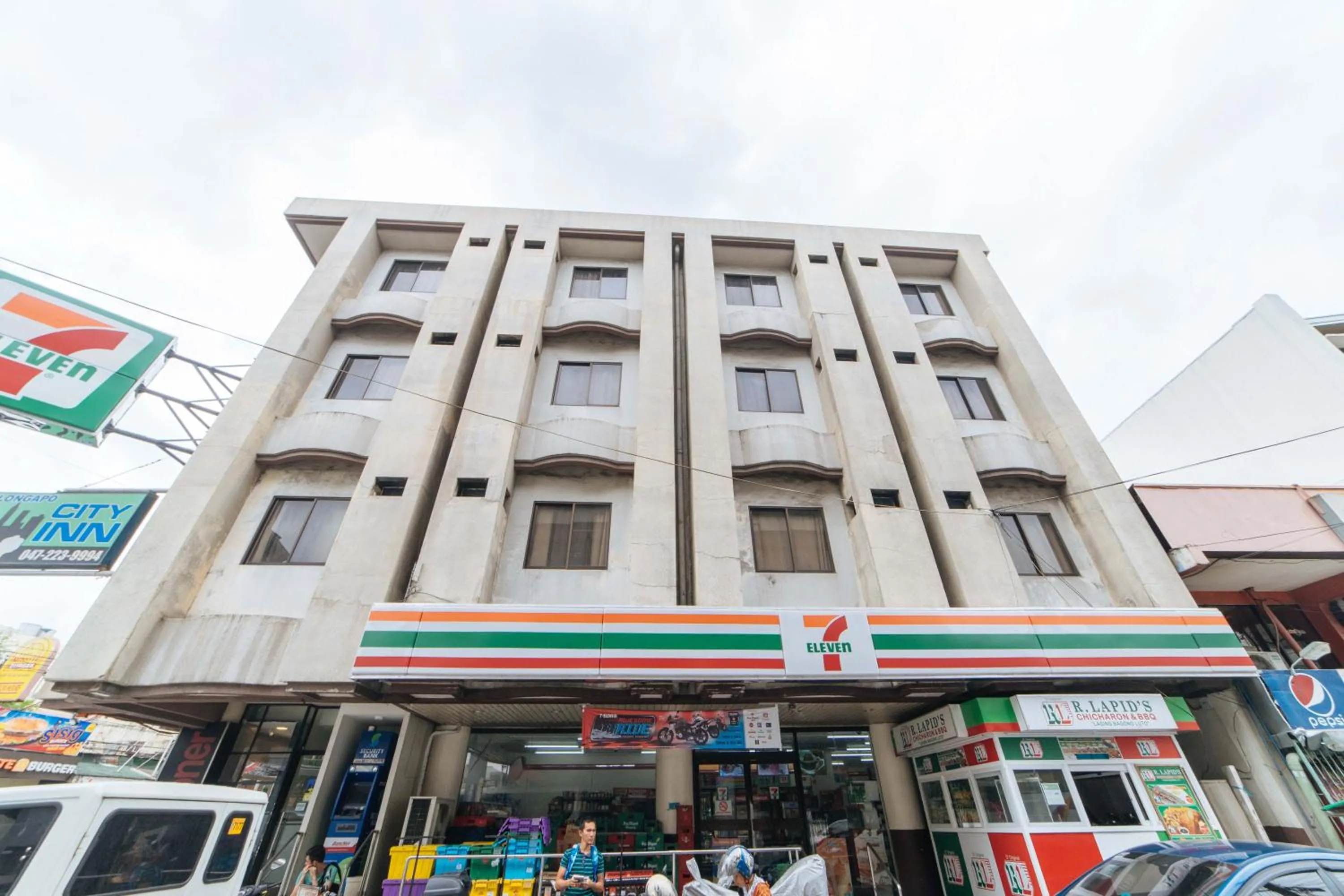 Property building in RedDoorz near Olongapo Bus Terminal