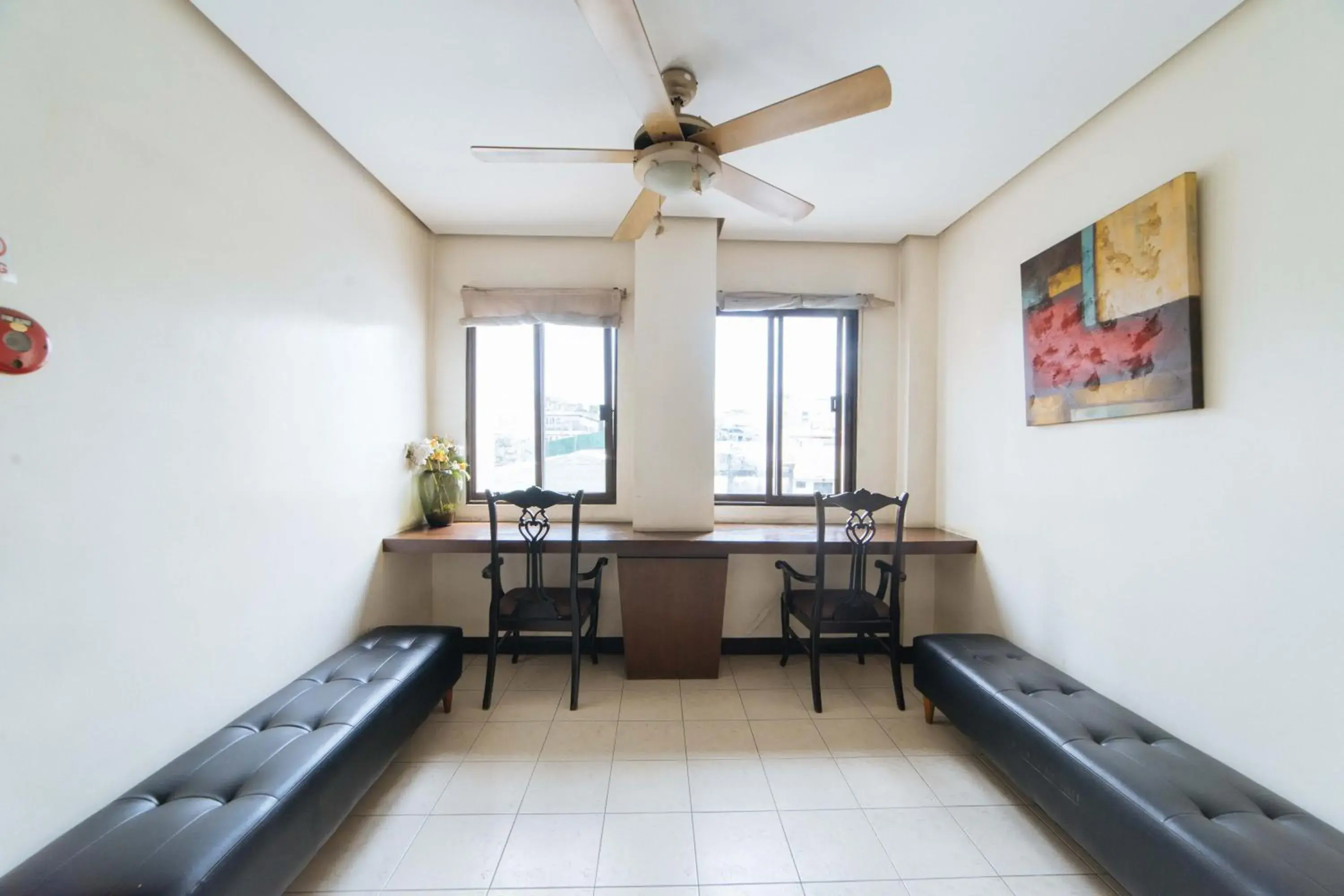 Lobby or reception in RedDoorz near Olongapo Bus Terminal Lobby or reception in RedDoorz near Olongapo Bus Terminal