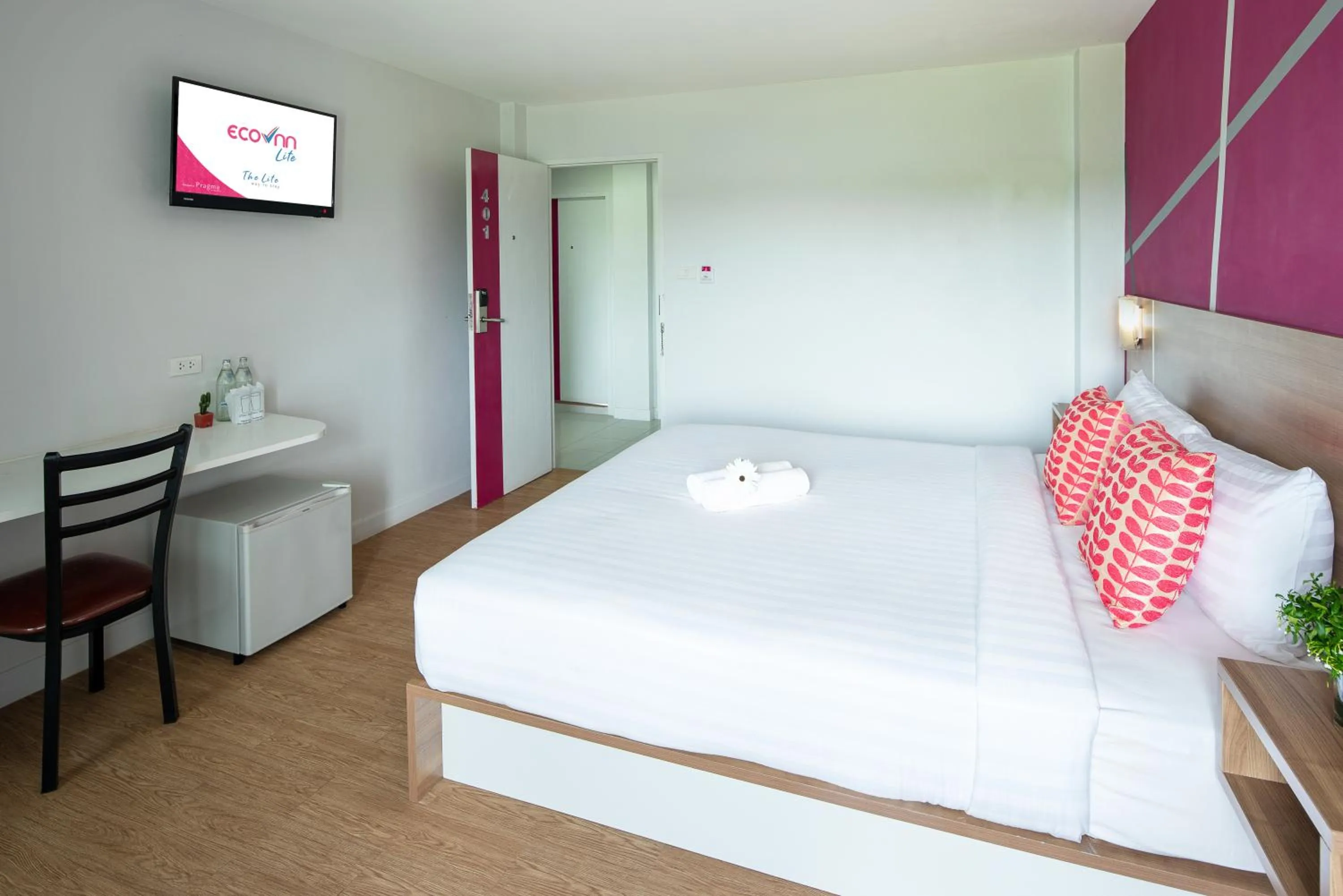 Photo of the whole room in Eco Inn Lite Nakhon Si Thammarat