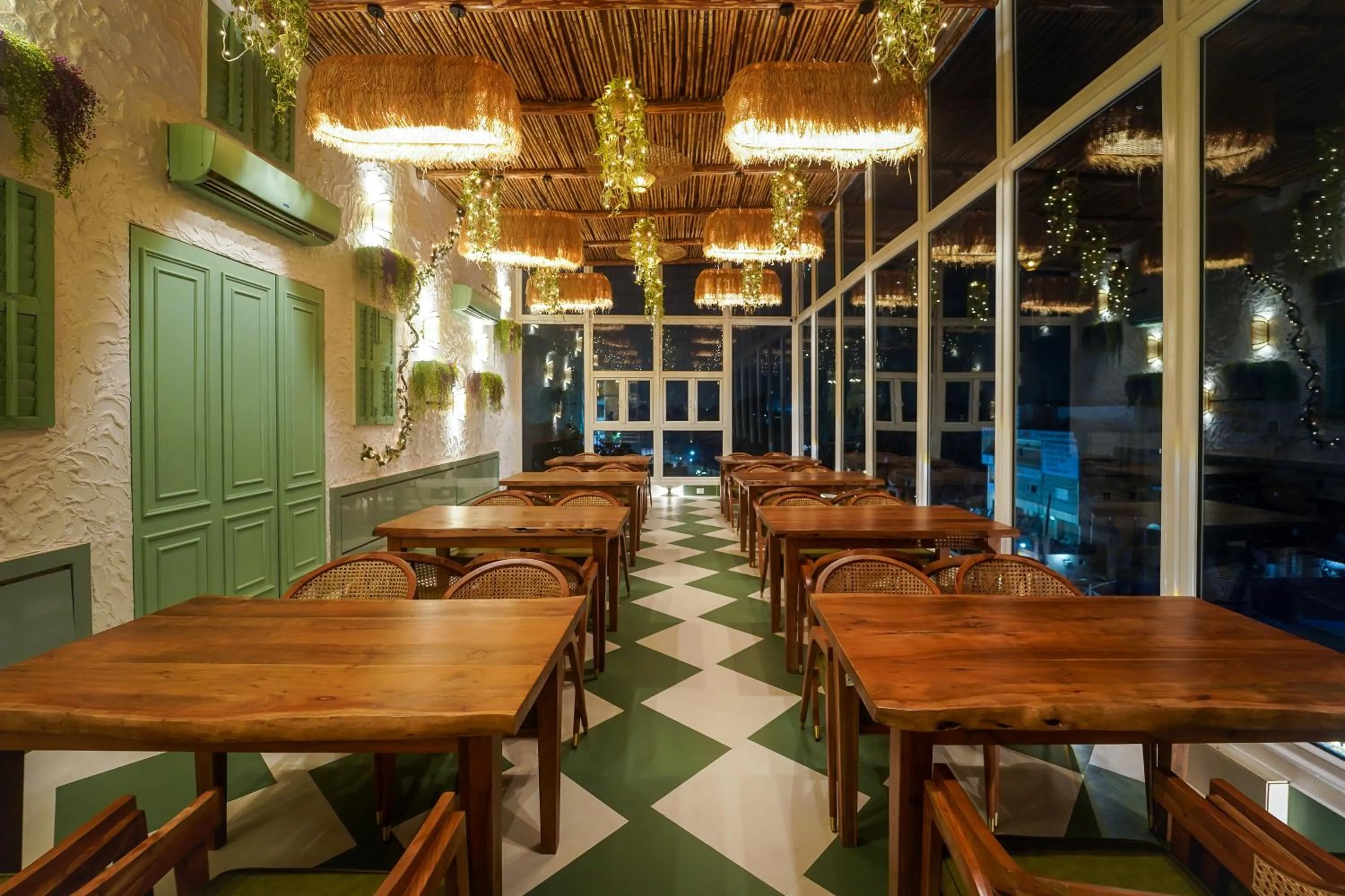 Restaurant/places to eat in Sugar Stars Inn