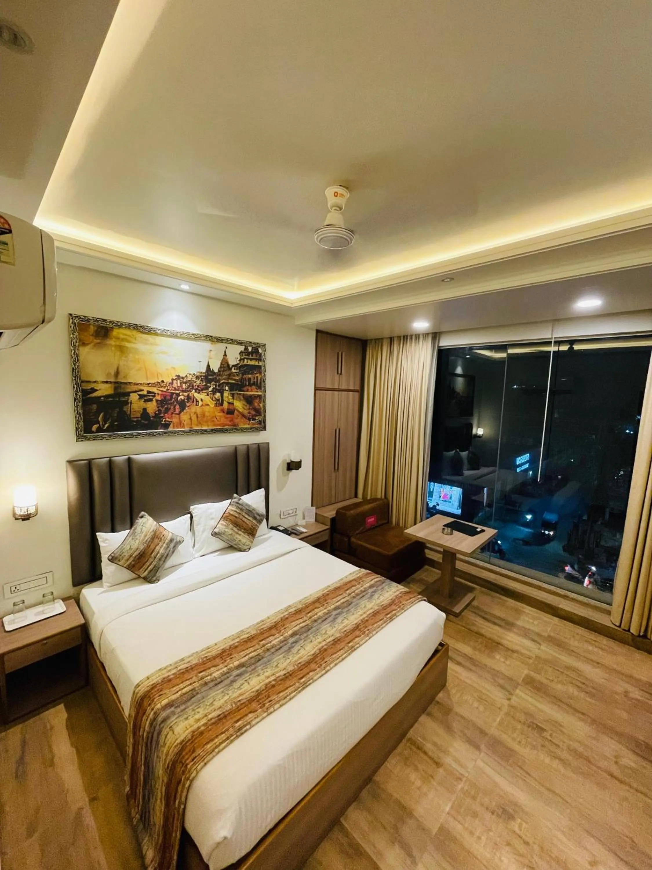 Photo of the whole room, Bed in Sugar Stars Inn