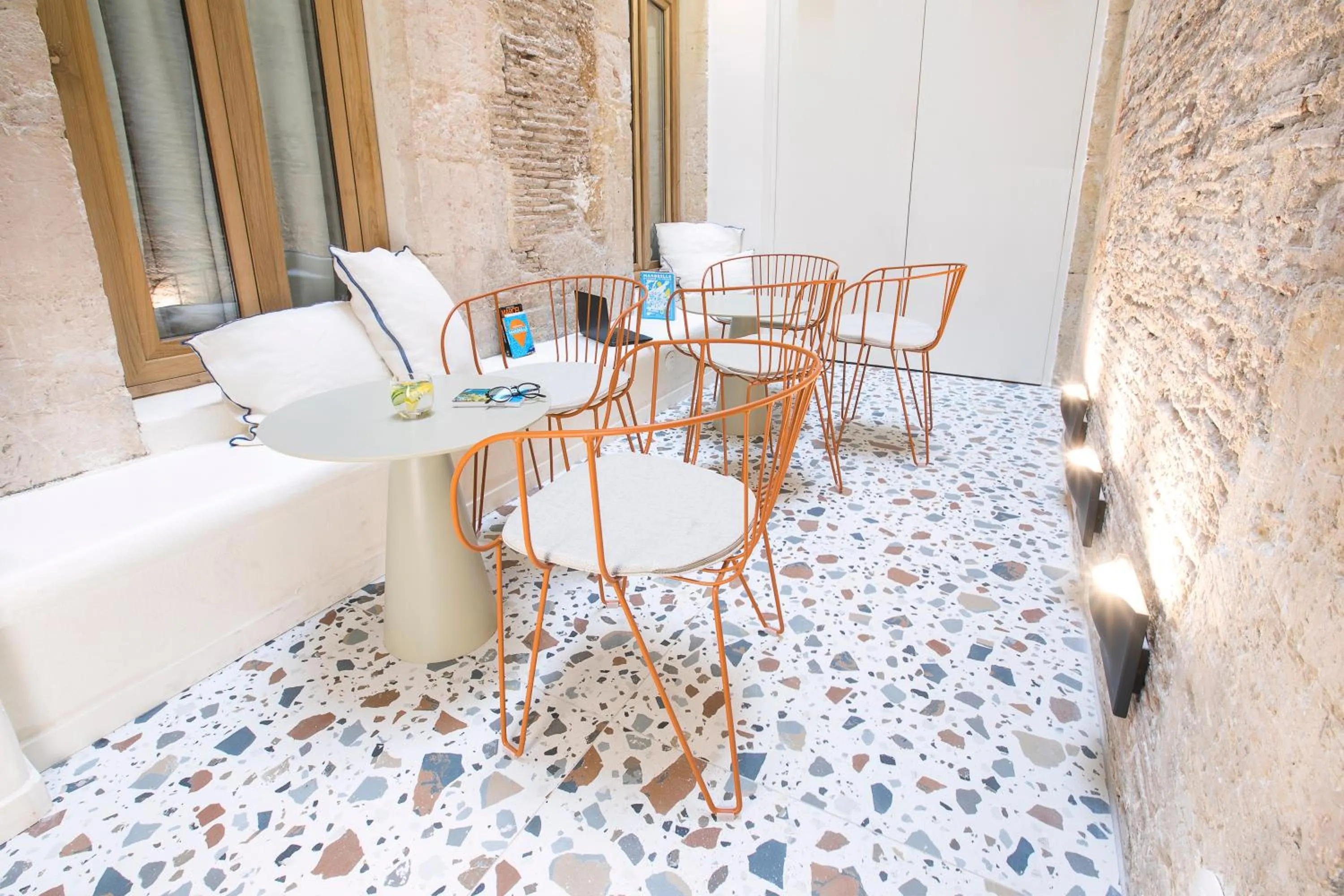 Seating area in Hôtel Life Marseille VP - Vieux Port