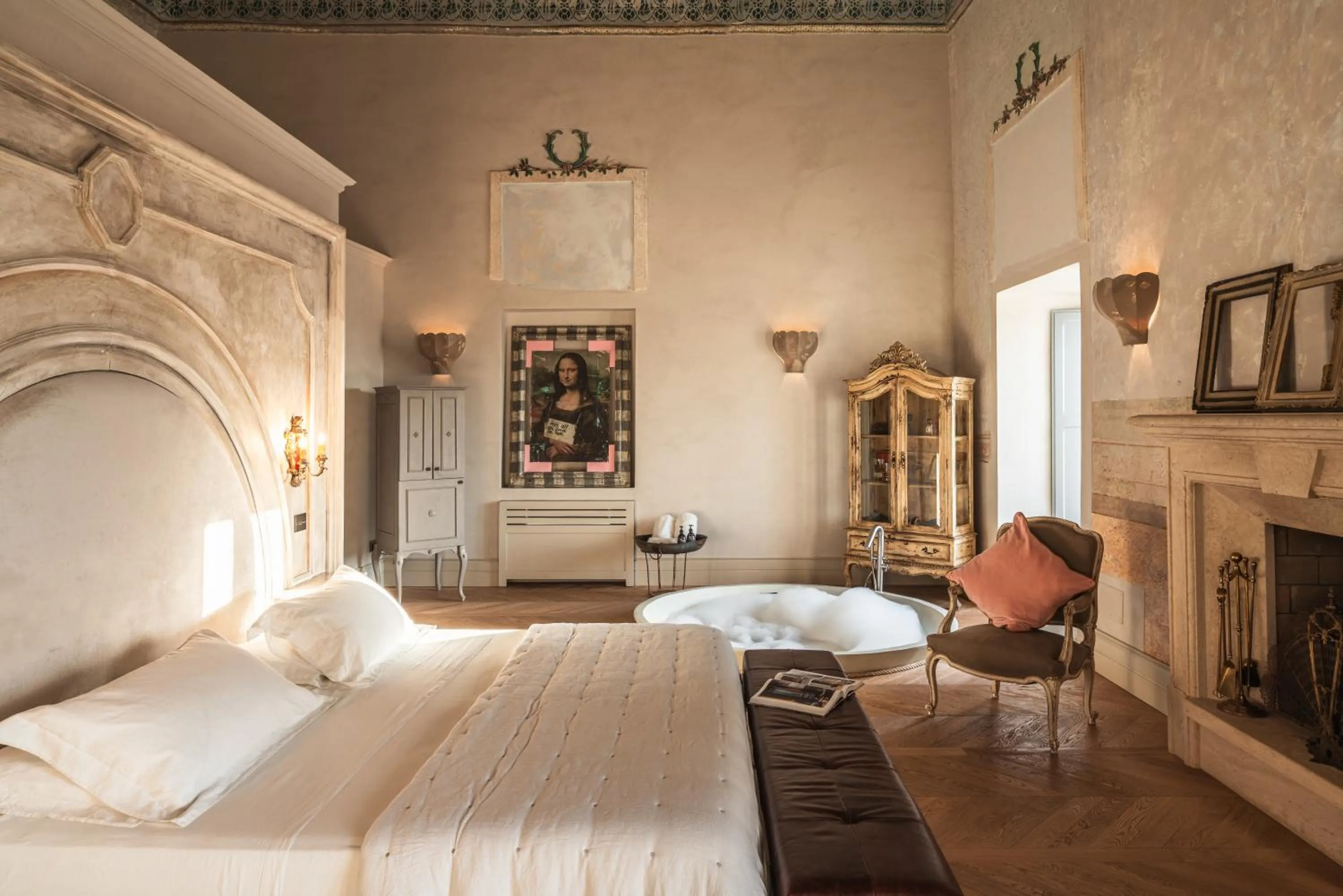 Bed in Paragon 700 Boutique Hotel & SPA