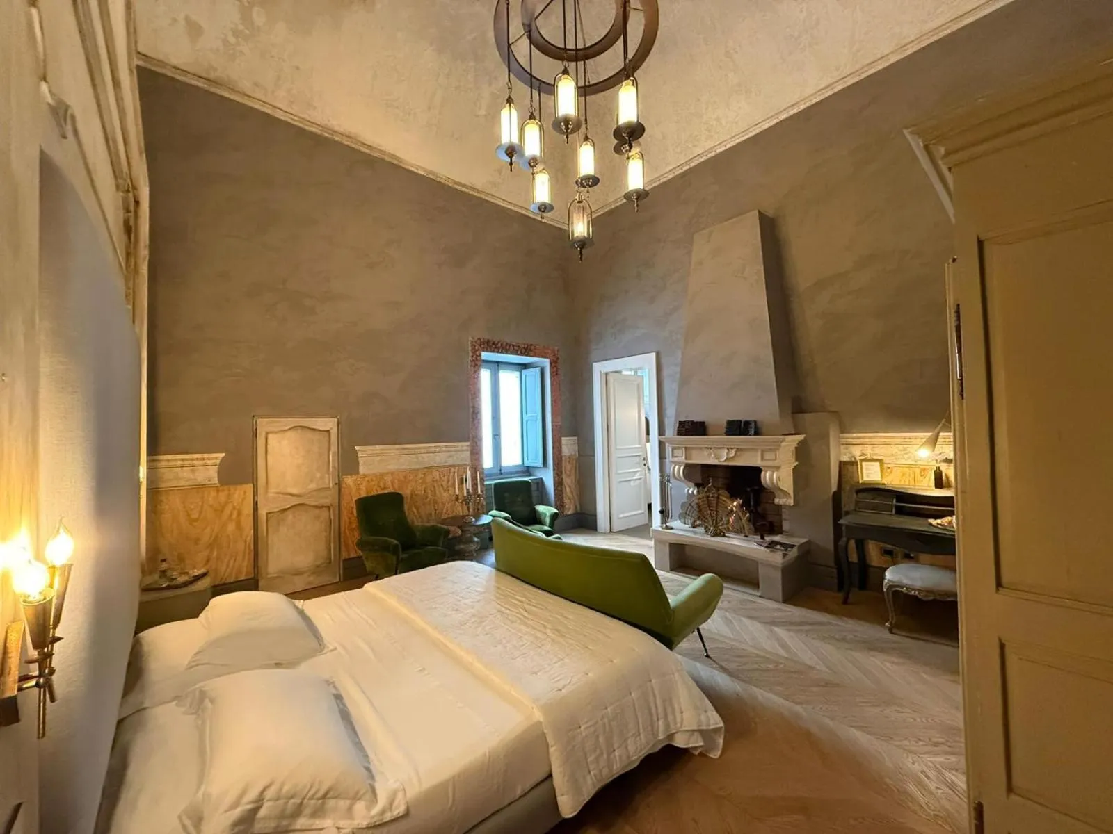 Bed in Paragon 700 Boutique Hotel & SPA