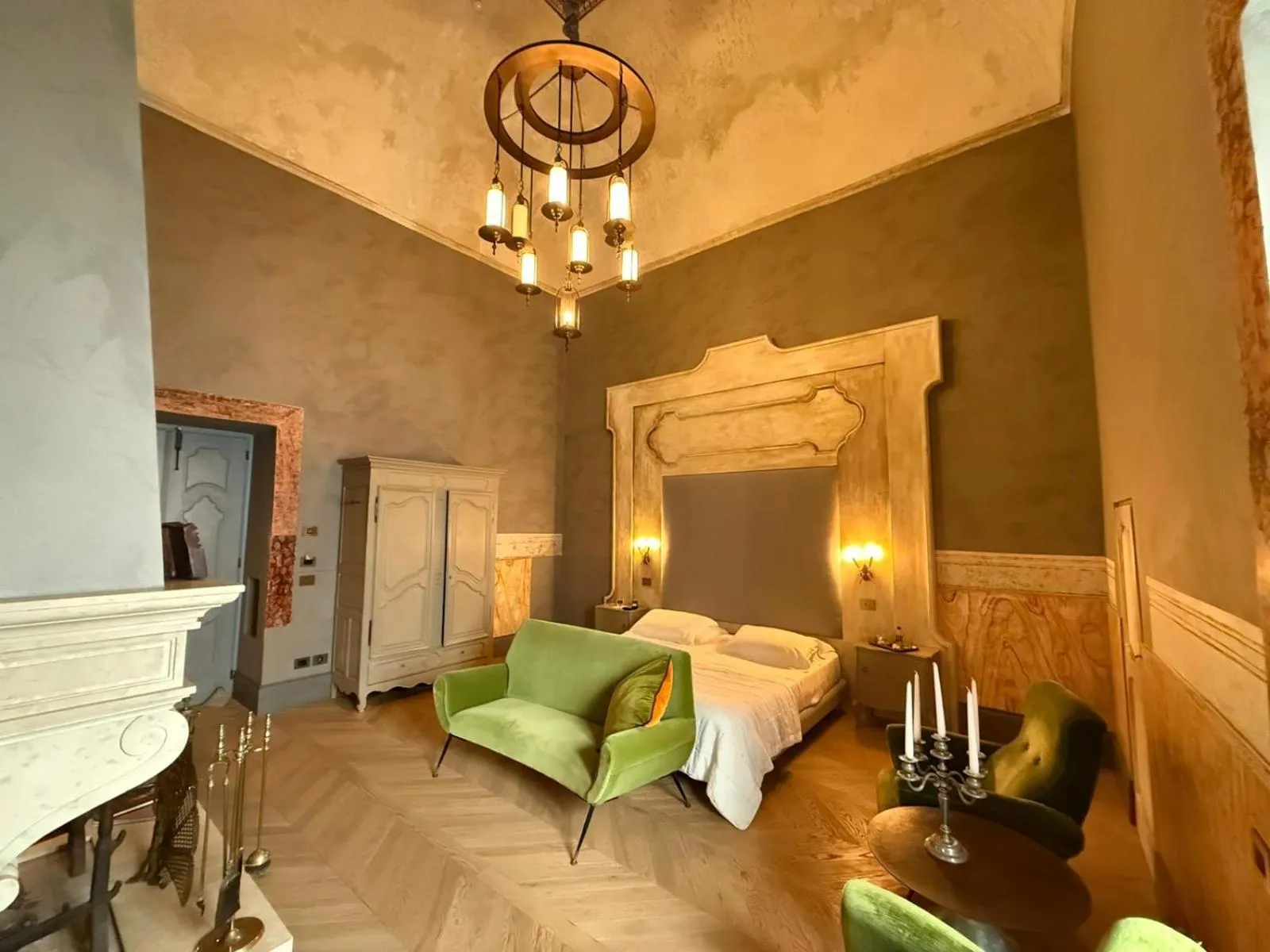 Bed in Paragon 700 Boutique Hotel & SPA