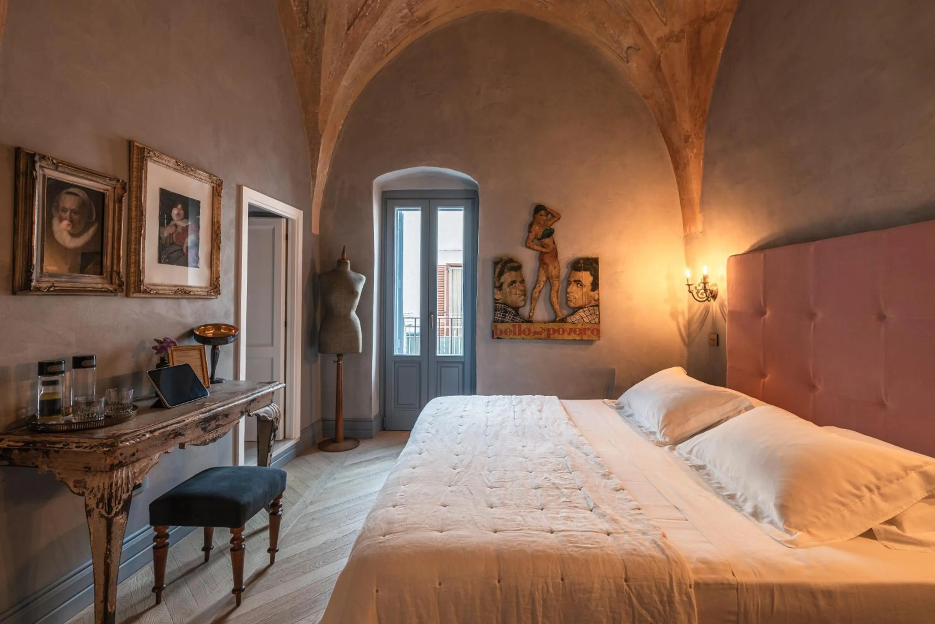 Bed in Paragon 700 Boutique Hotel & SPA