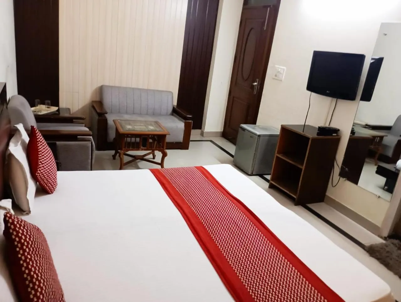 Bed in Hotel Home Stay Dwarka