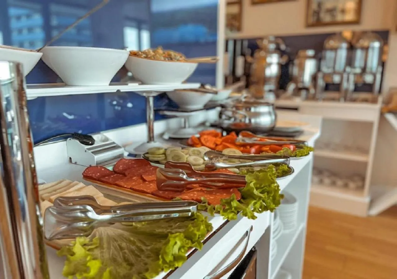 Food and drinks in Orbi City Inn